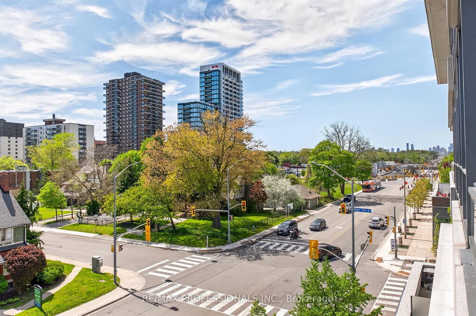 1 Hurontario Street, Unit 413 thumbnail 24