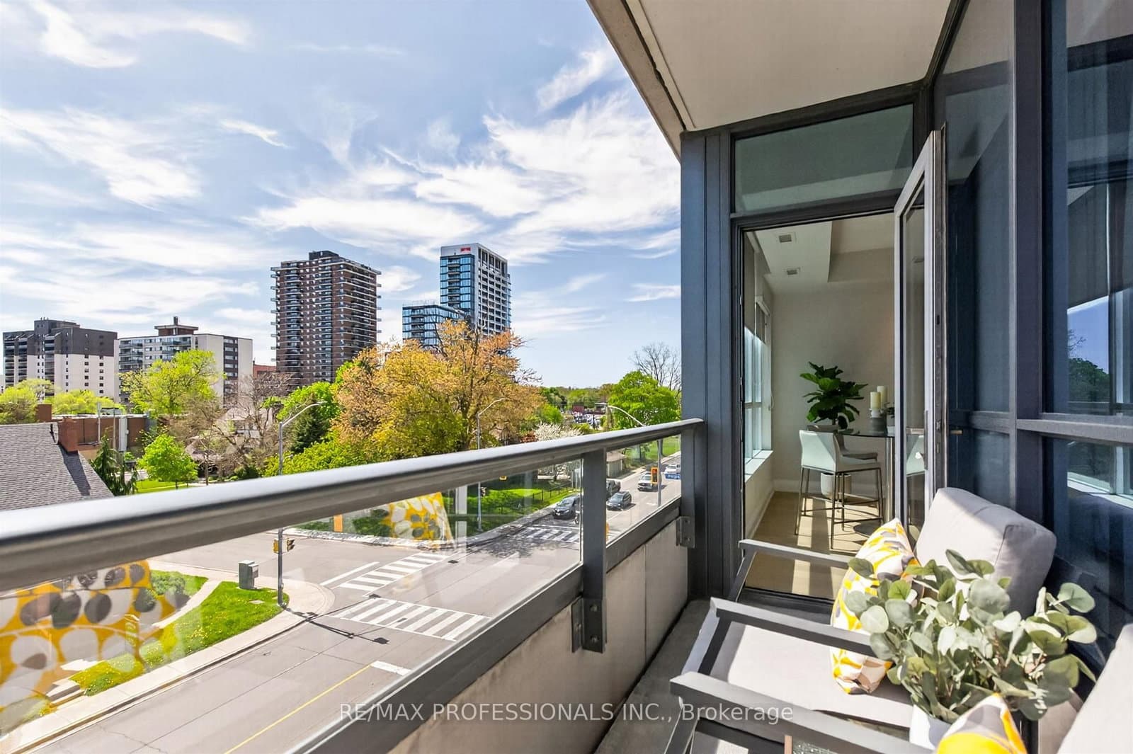 1 Hurontario Street, Unit 413 thumbnail 25