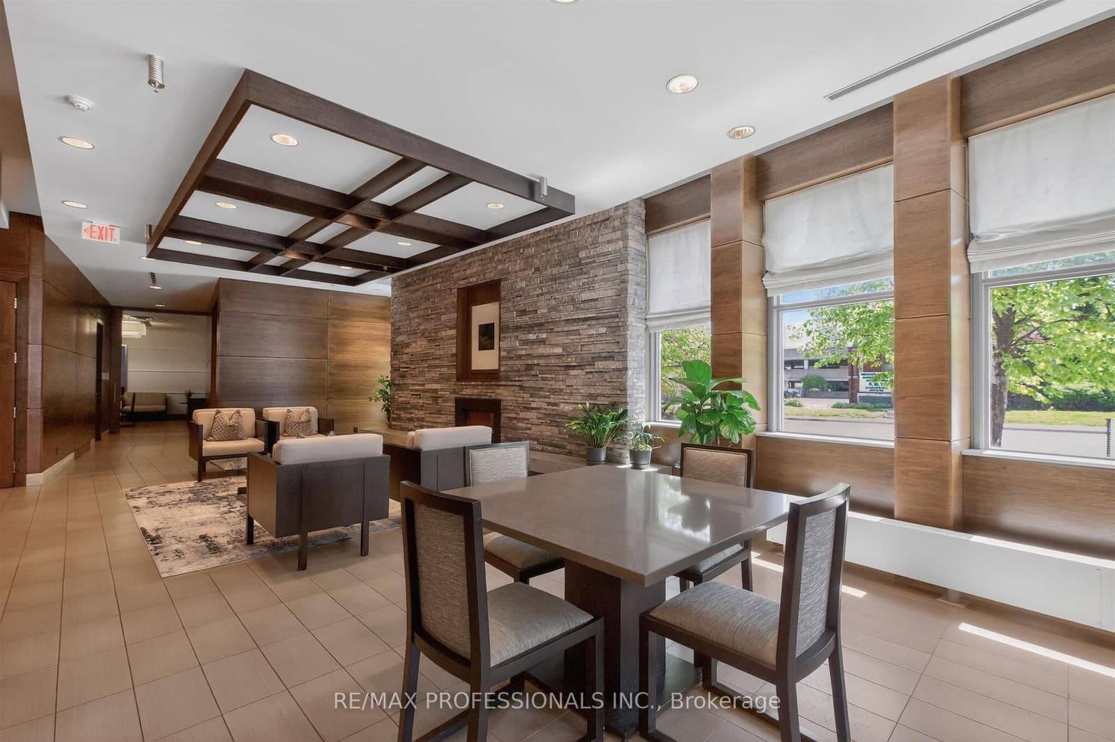 1 Hurontario Street, Unit 413 thumbnail 39