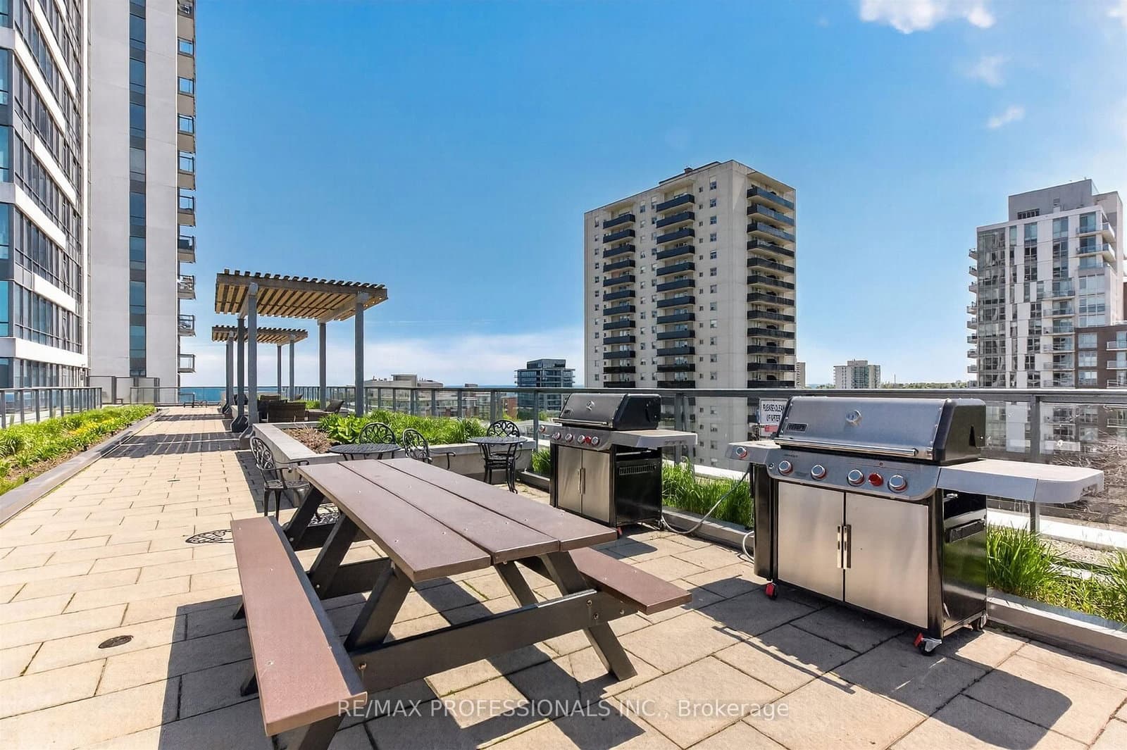 1 Hurontario Street, Unit 413 thumbnail 42