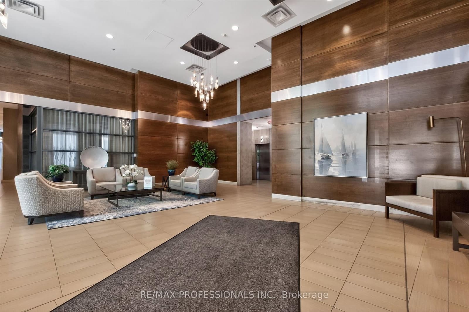 1 Hurontario Street, Unit 413 thumbnail 5