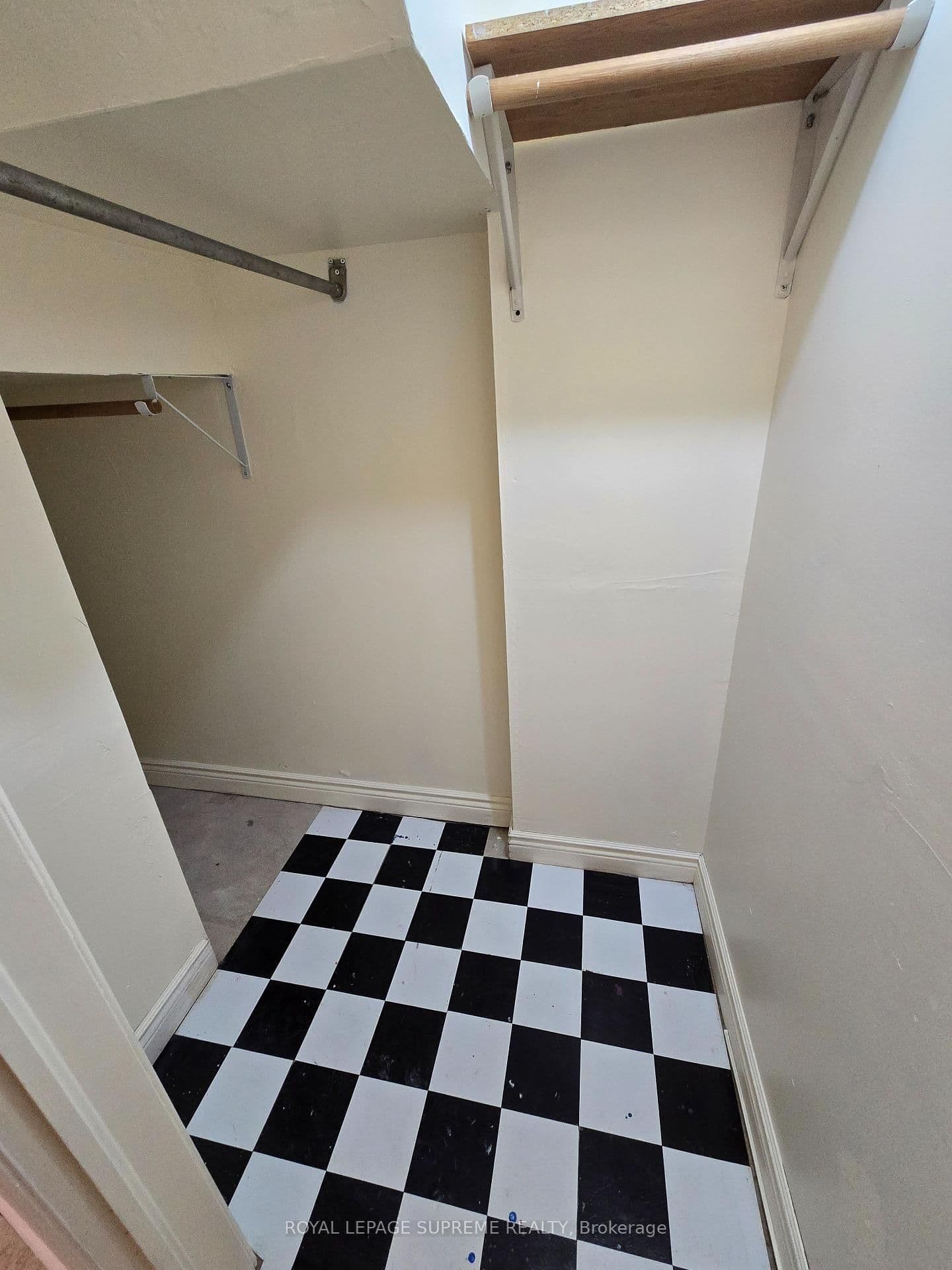 20 Edna Avenue, Unit Lower Level thumbnail 11