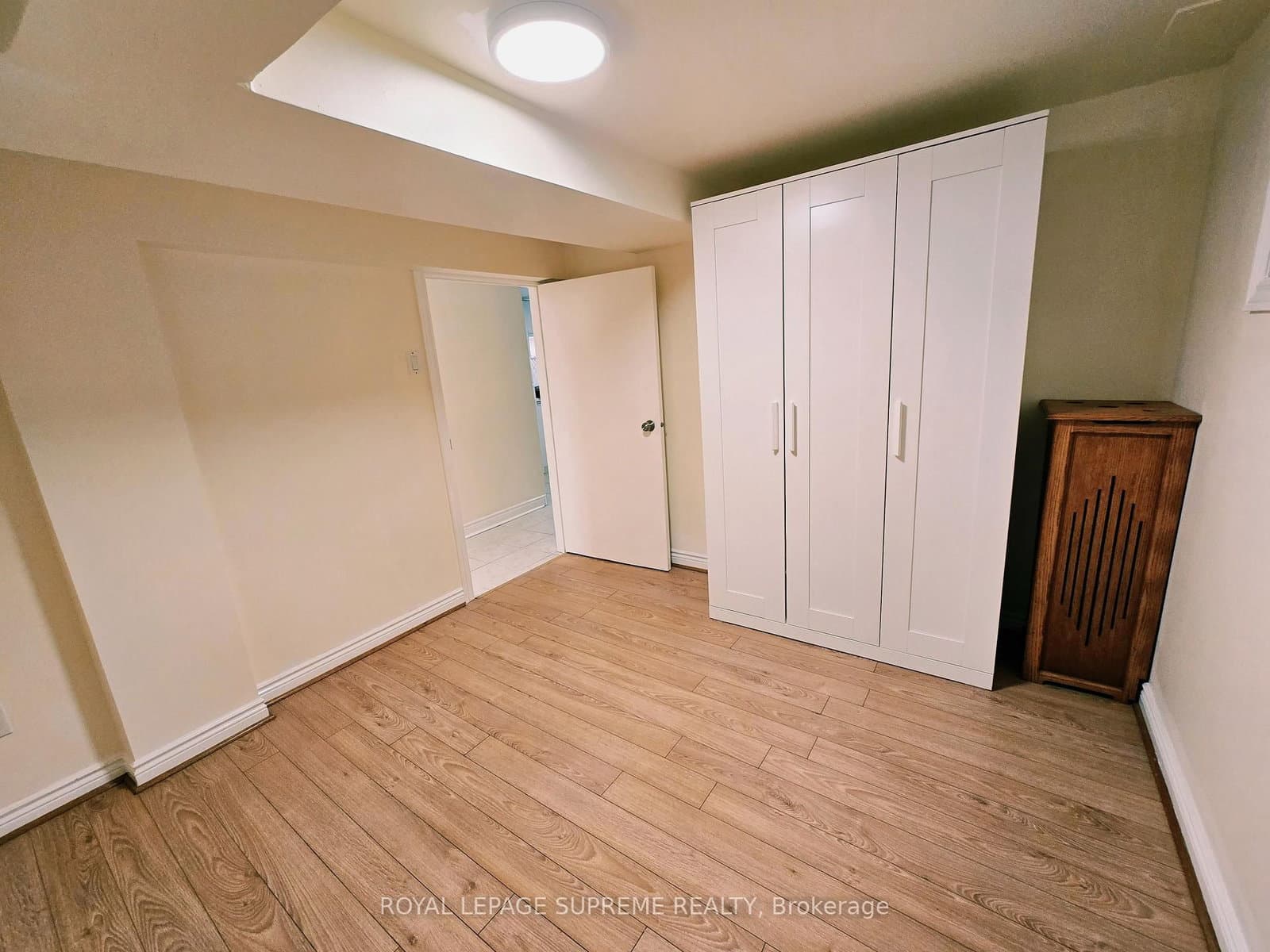 20 Edna Avenue, Unit Lower Level thumbnail 2
