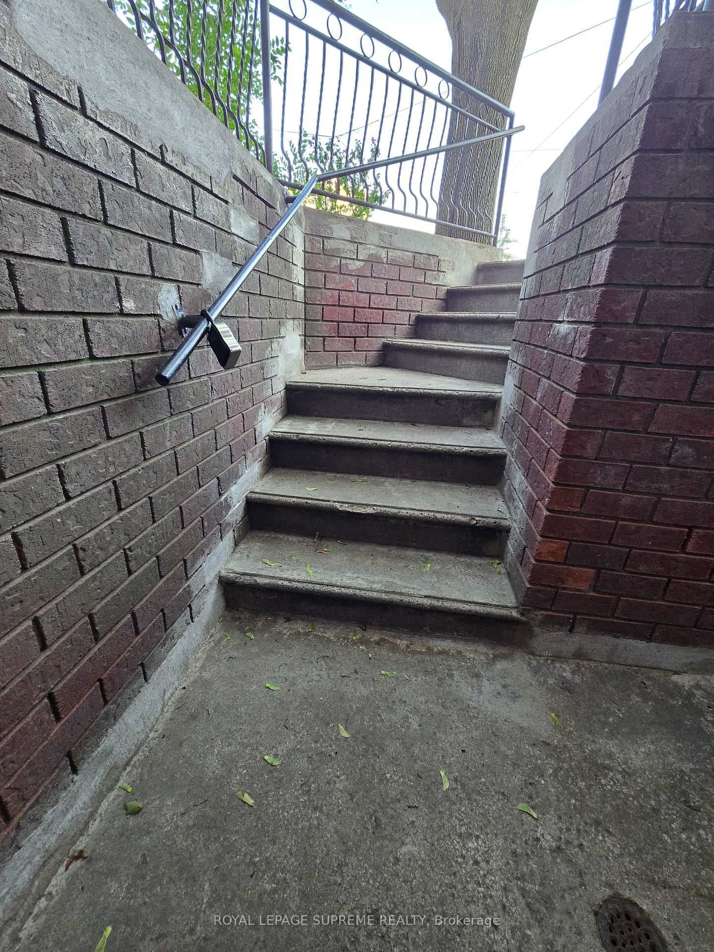 20 Edna Avenue, Unit Lower Level thumbnail 26