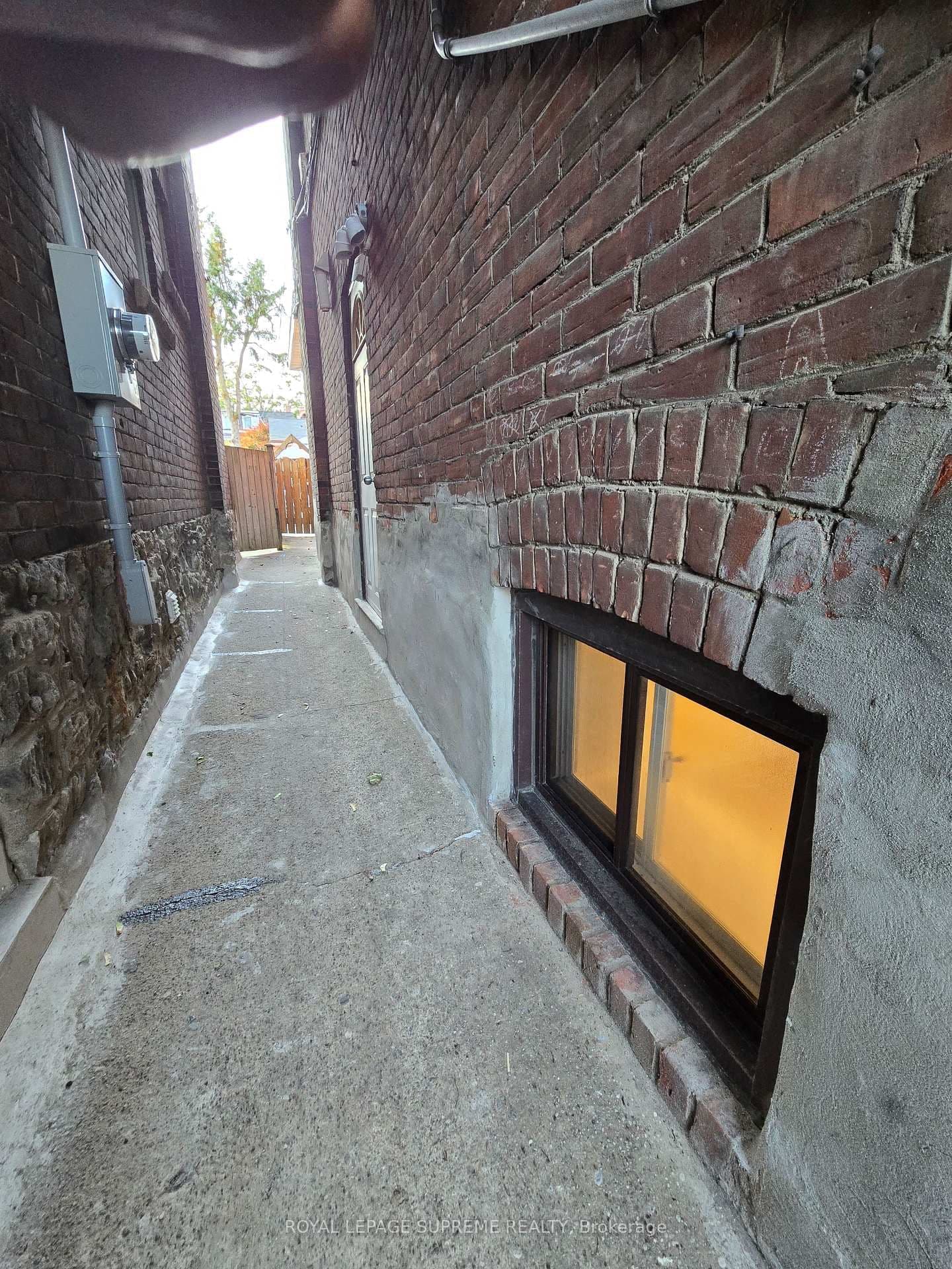 20 Edna Avenue, Unit Lower Level thumbnail 29