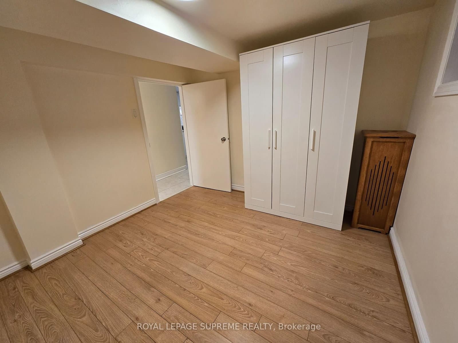 20 Edna Avenue, Unit Lower Level thumbnail 3
