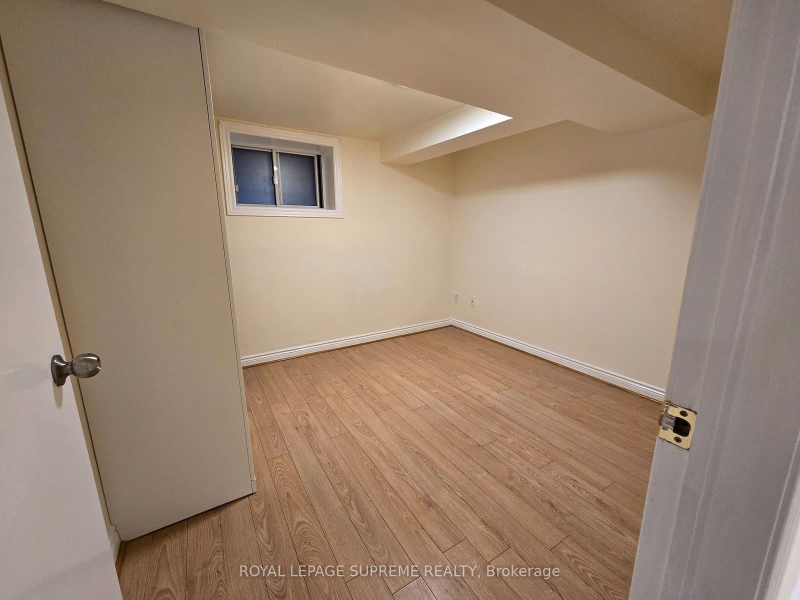 20 Edna Avenue, Unit Lower Level thumbnail 4