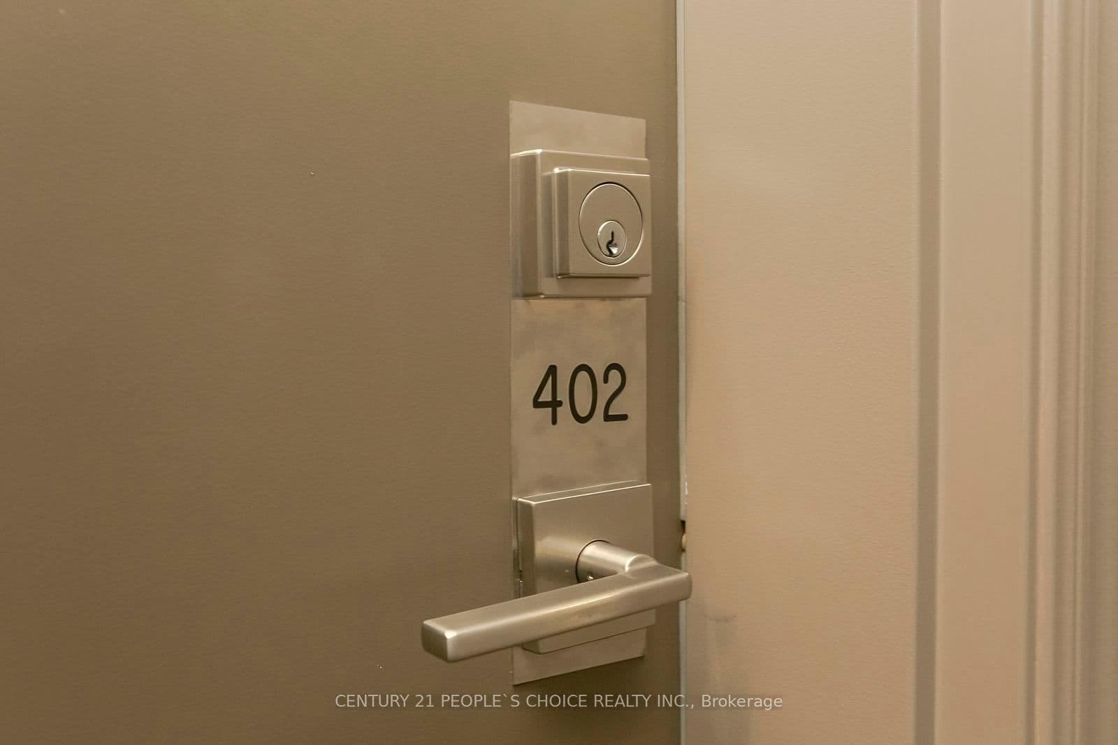 60 Baycliffe Crescent, Unit 402 thumbnail 10