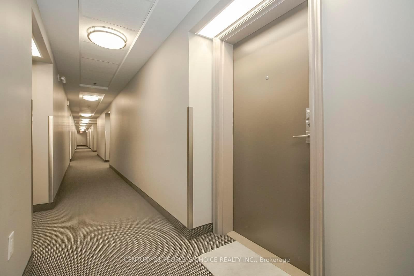 60 Baycliffe Crescent, Unit 402 thumbnail 11