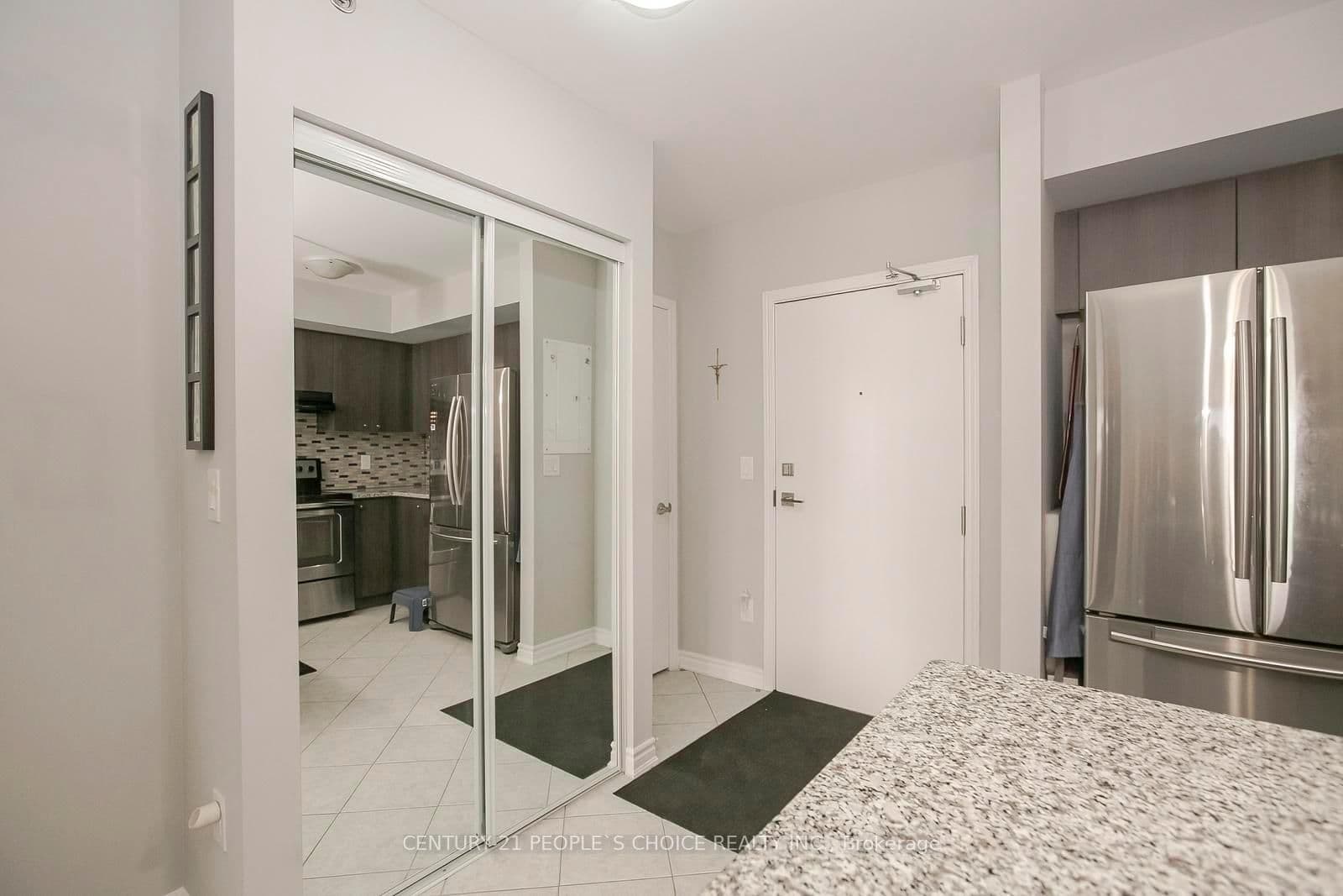 60 Baycliffe Crescent, Unit 402 thumbnail 12