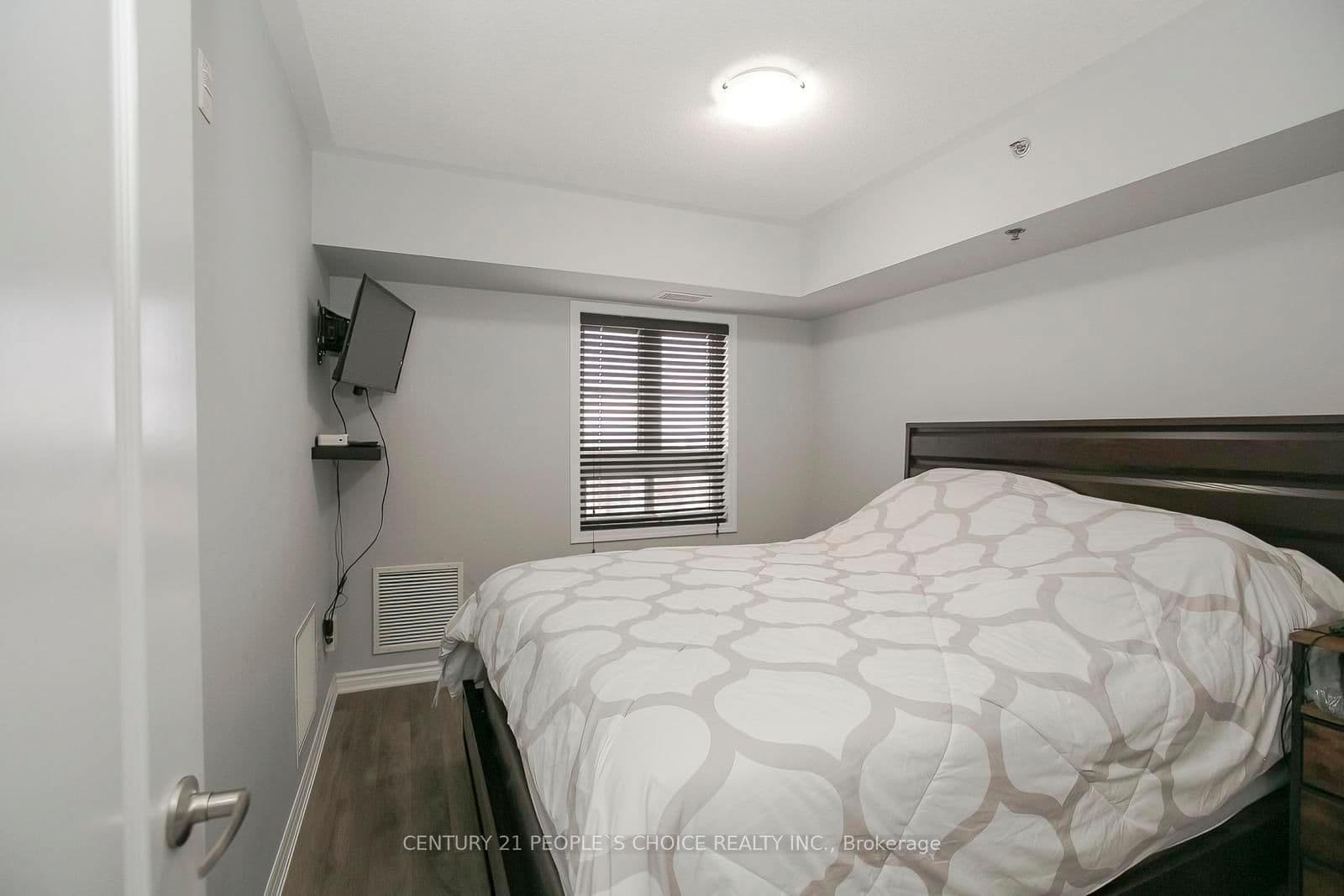 60 Baycliffe Crescent, Unit 402 thumbnail 26