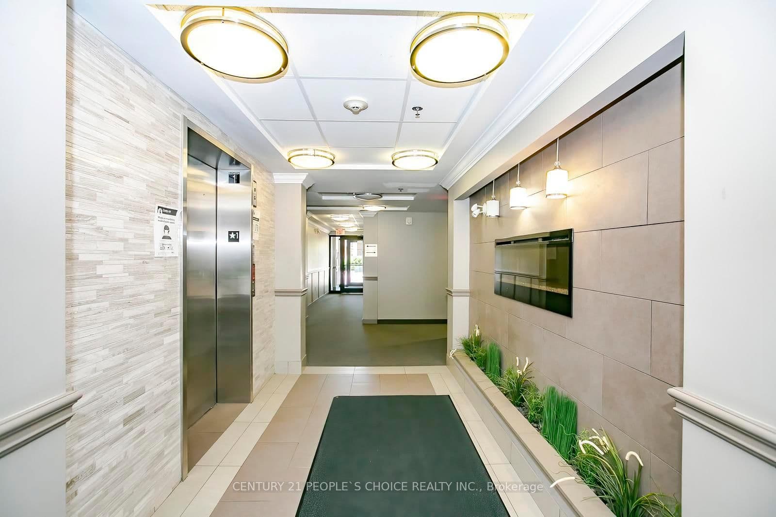 60 Baycliffe Crescent, Unit 402 thumbnail 4