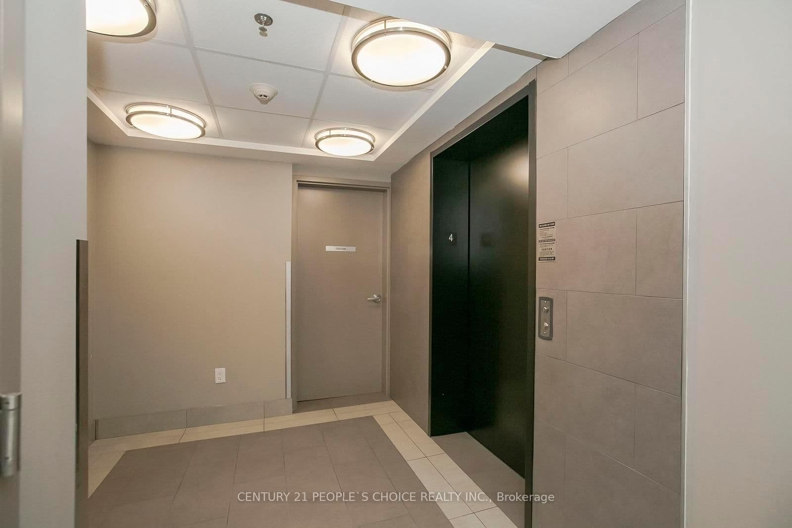 60 Baycliffe Crescent, Unit 402 thumbnail 6