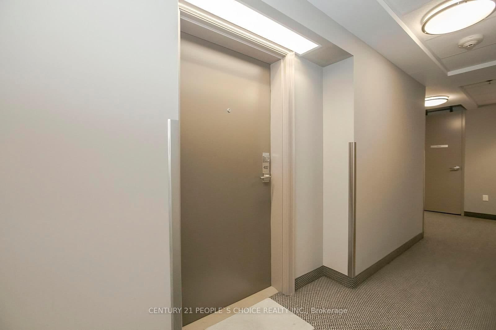 60 Baycliffe Crescent, Unit 402 thumbnail 9