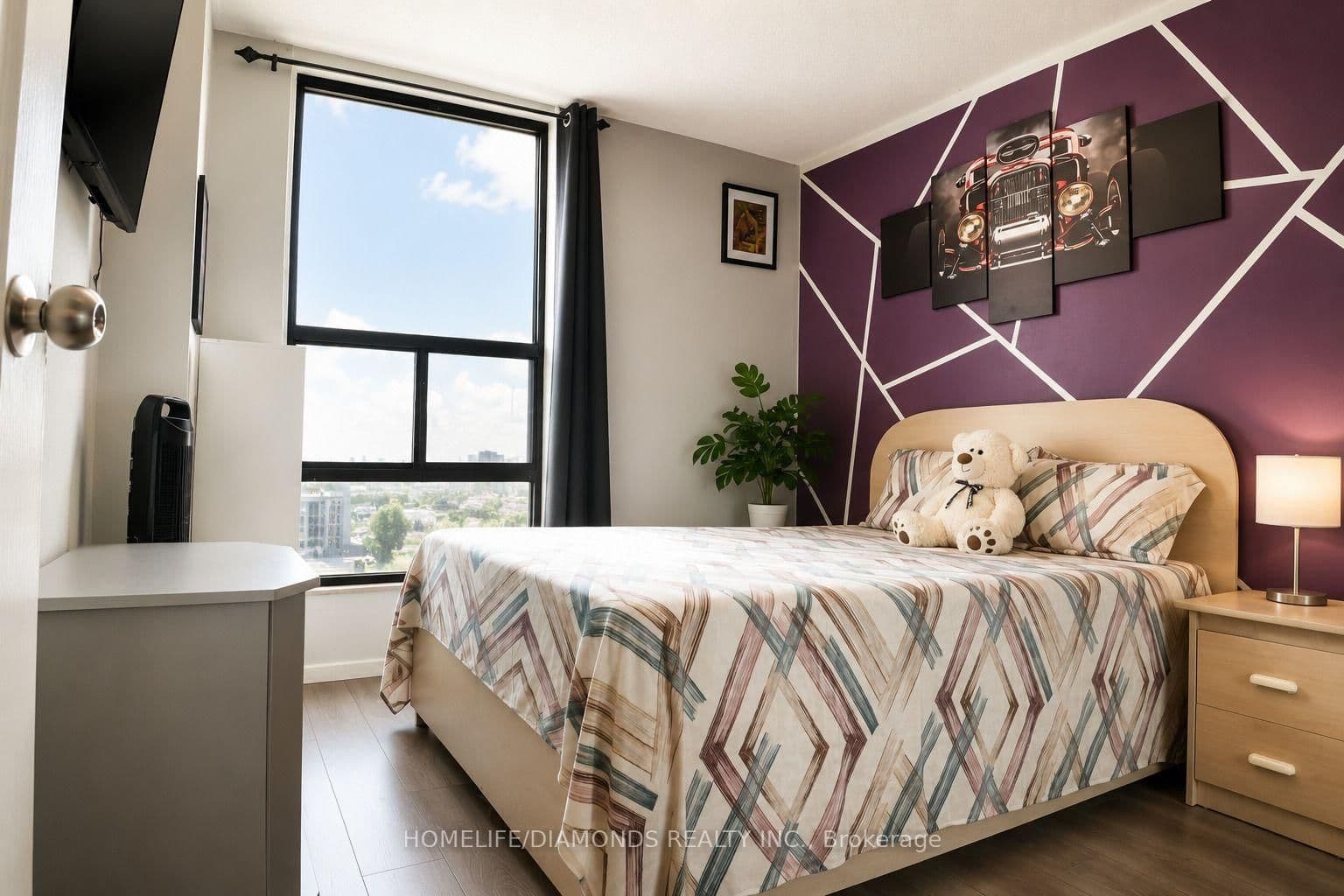 18 Knightsbridge Road, Unit 1411 thumbnail 12