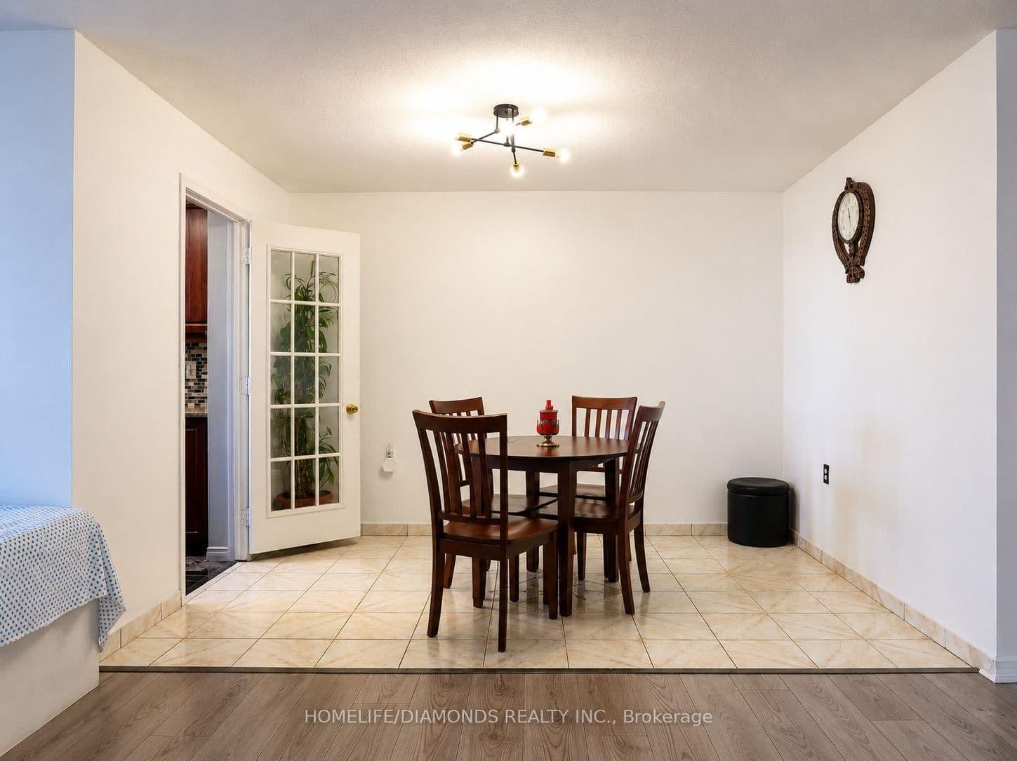 18 Knightsbridge Road, Unit 1411 thumbnail 4