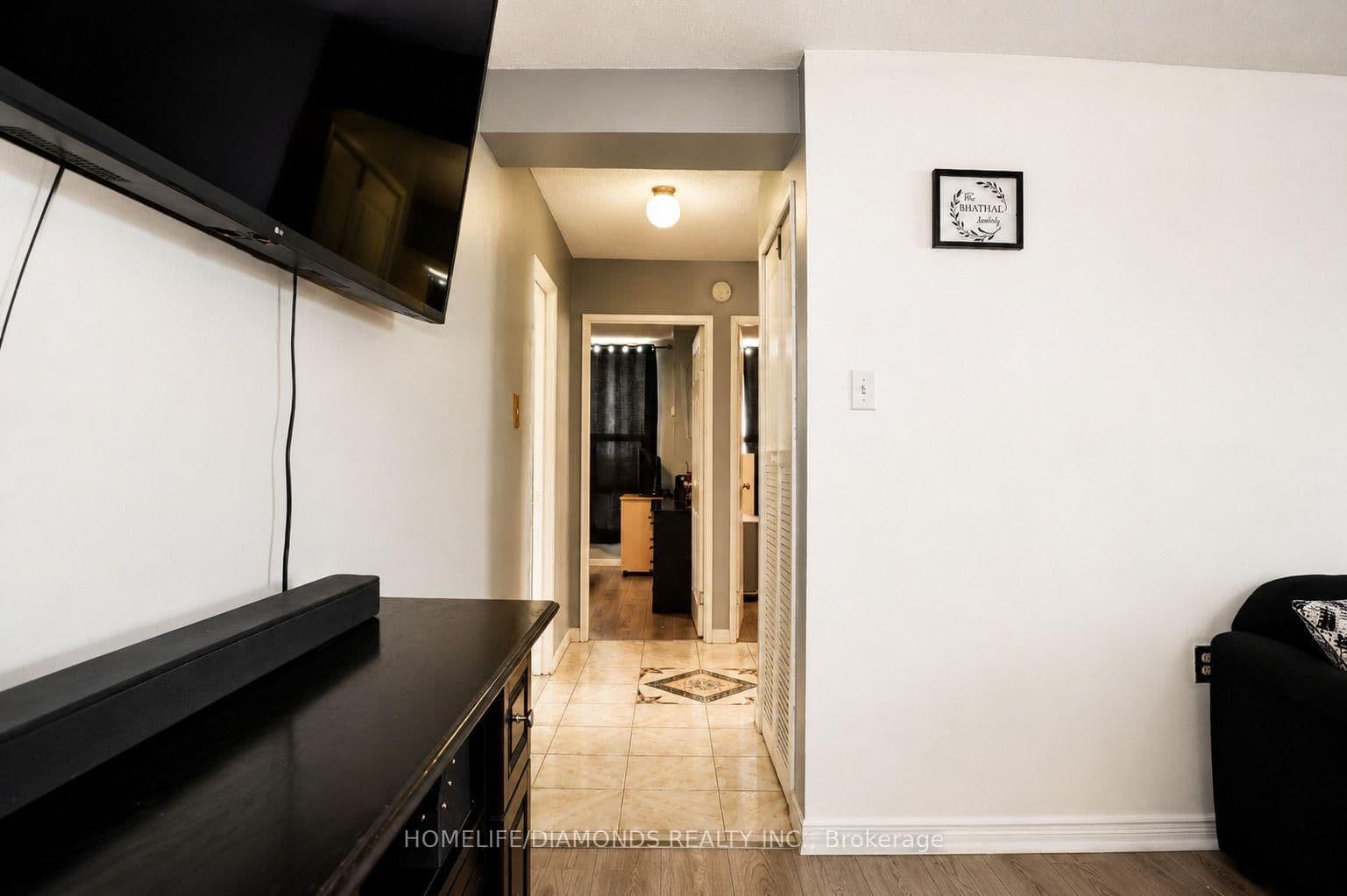18 Knightsbridge Road, Unit 1411 thumbnail 7
