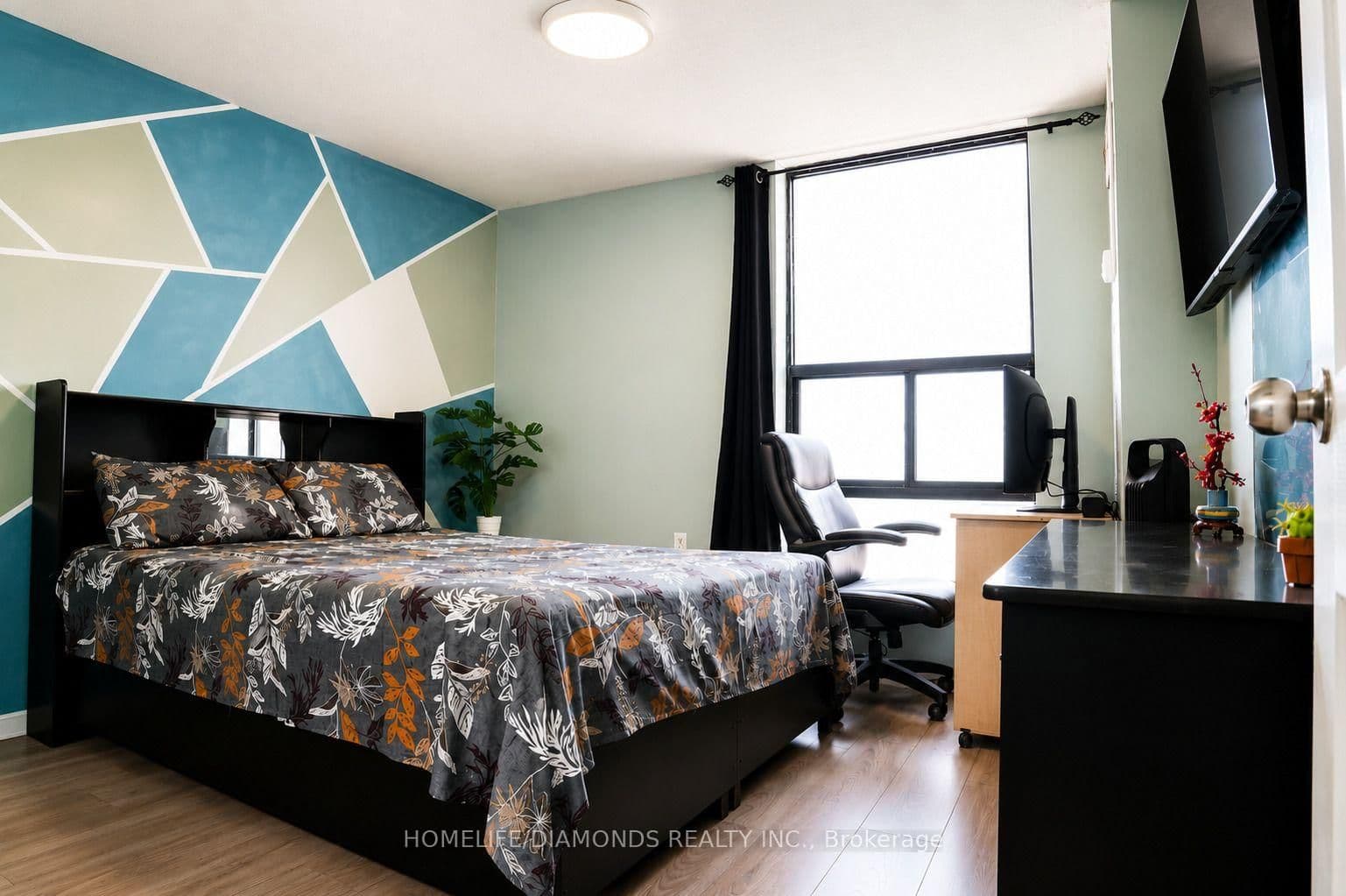 18 Knightsbridge Road, Unit 1411 thumbnail 8