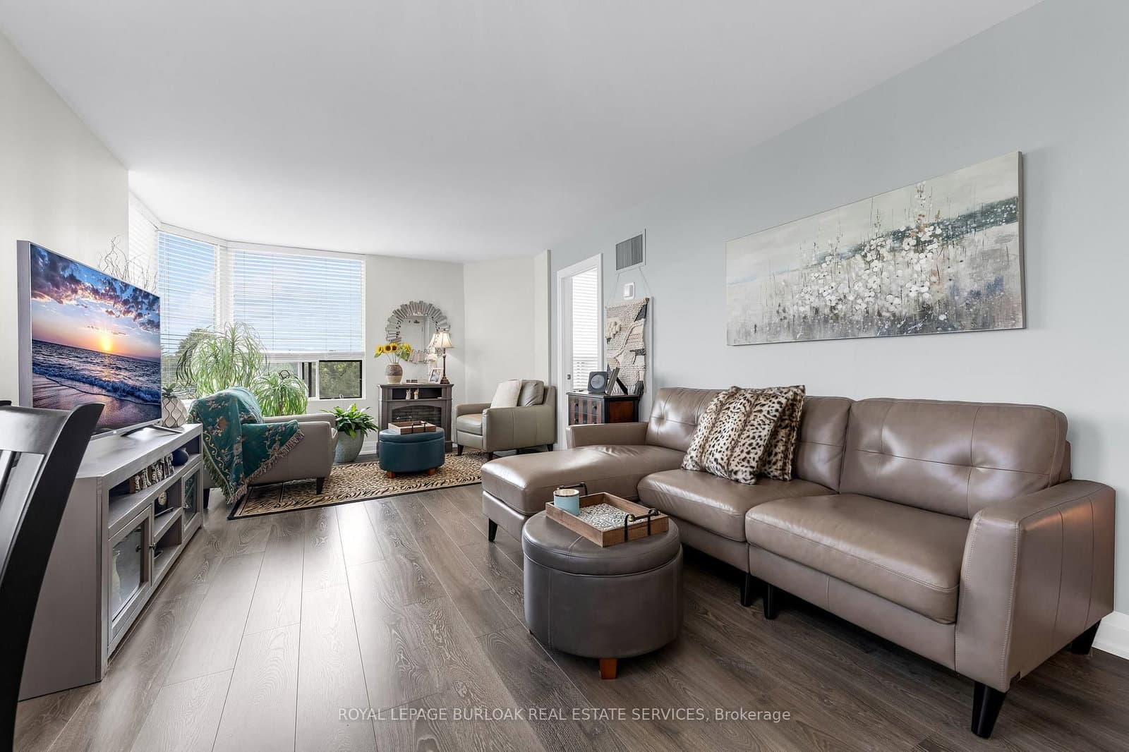 1270 Maple Crossing Boulevard, Unit 509 thumbnail 4
