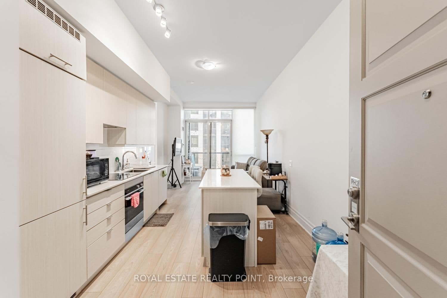 36 Elm Drive W, Unit PH-02 thumbnail 3
