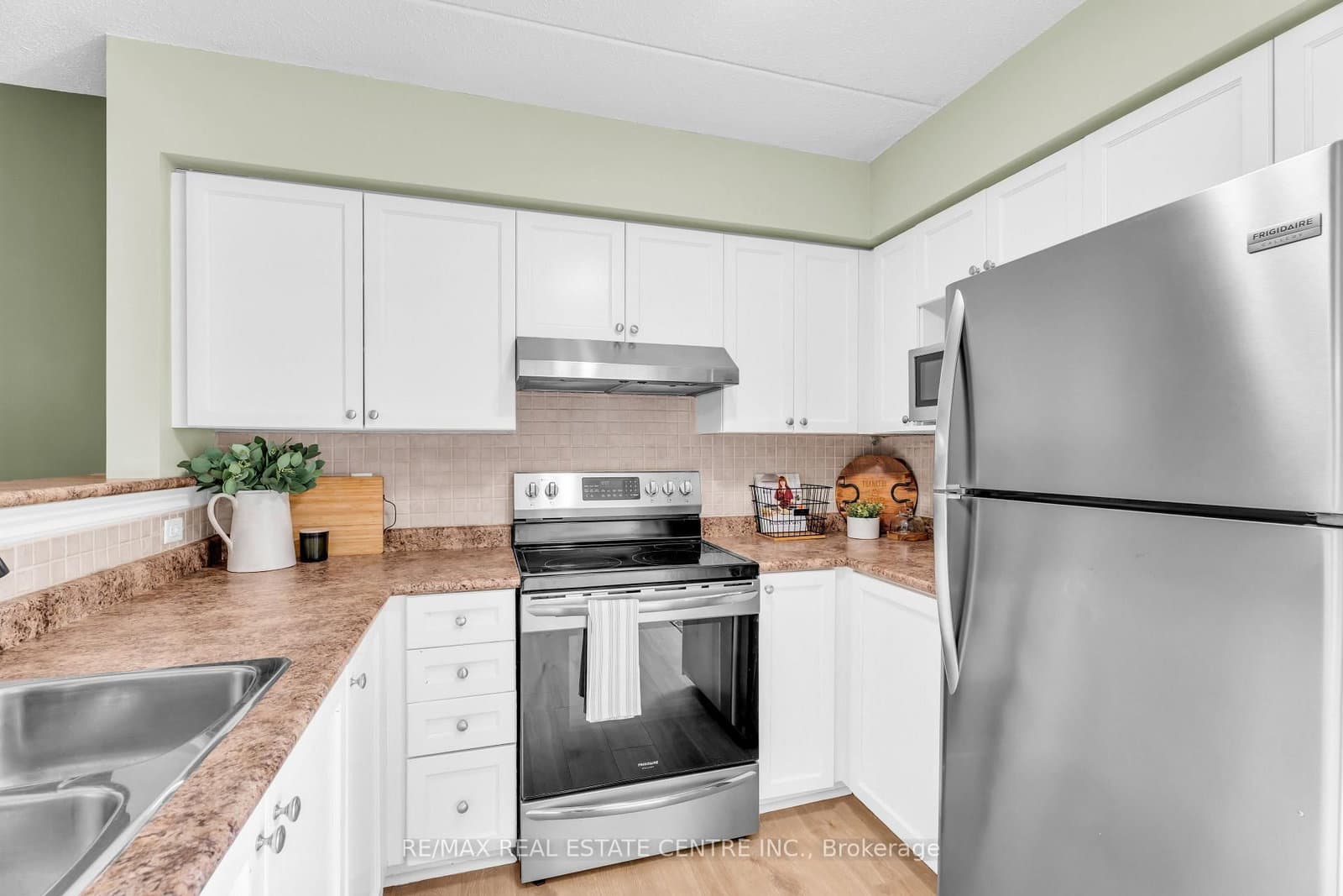 1479 Maple Avenue, Unit 102 thumbnail 25
