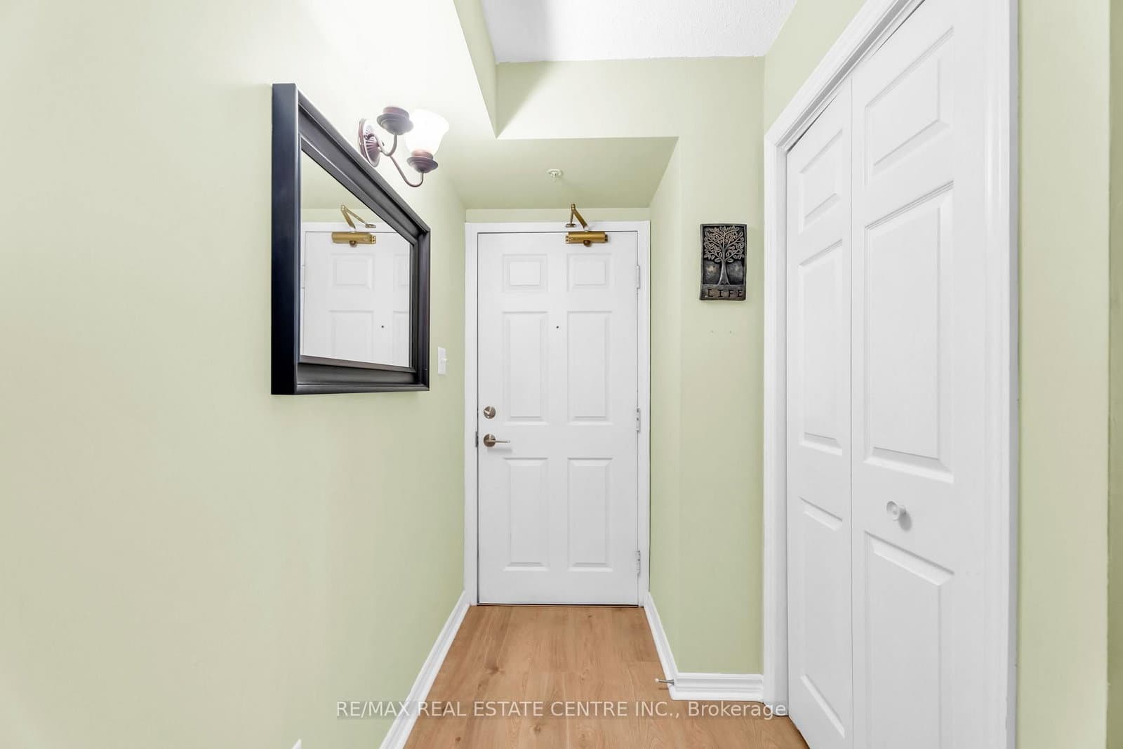 1479 Maple Avenue, Unit 102 thumbnail 5