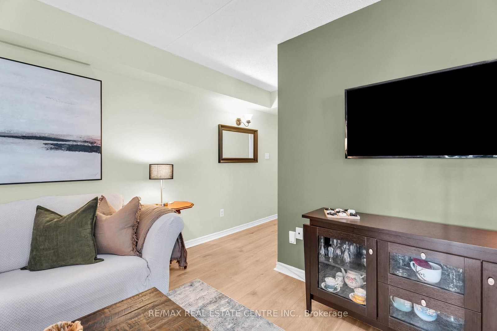 1479 Maple Avenue, Unit 102 thumbnail 6