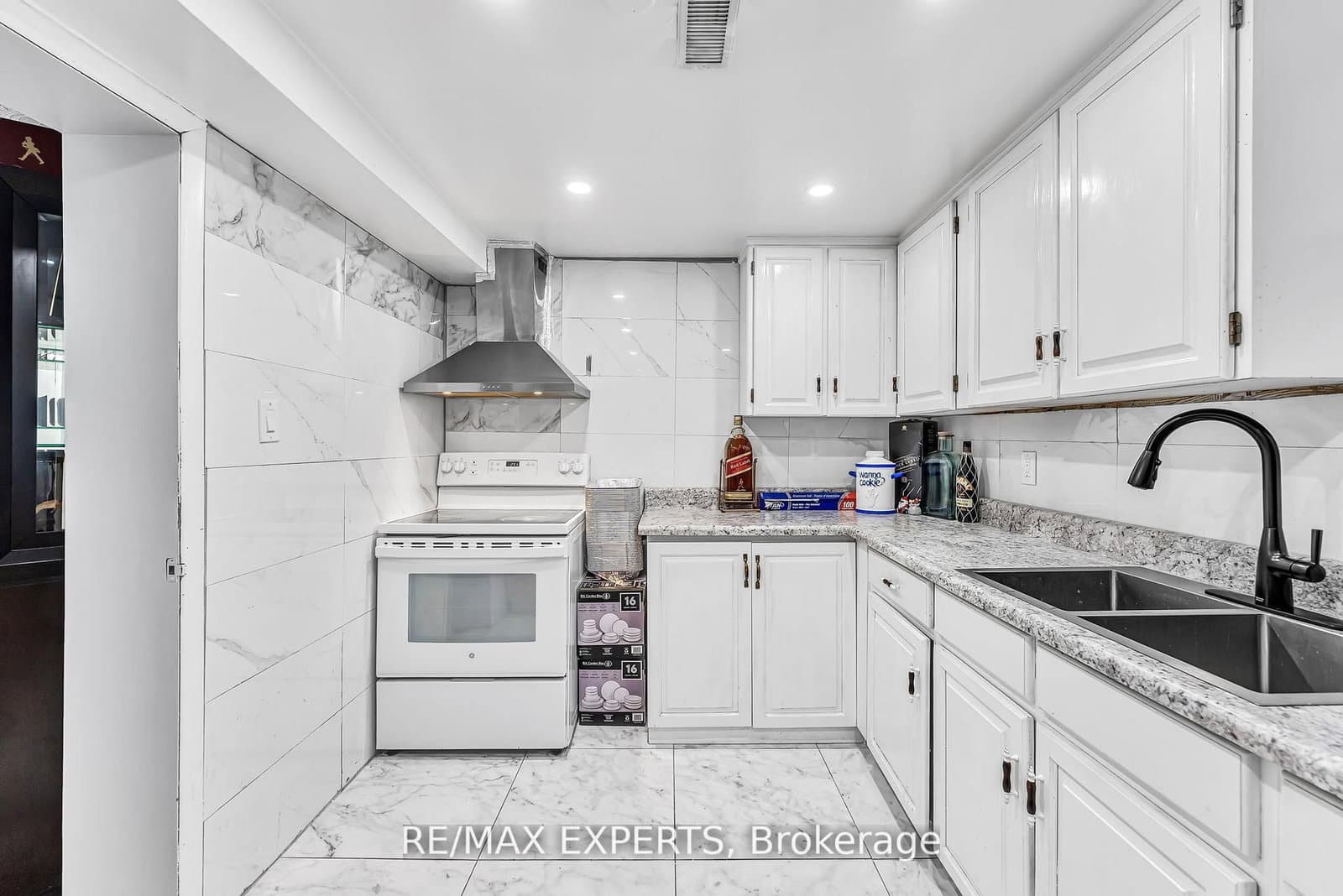 81 Hagar Avenue thumbnail 41