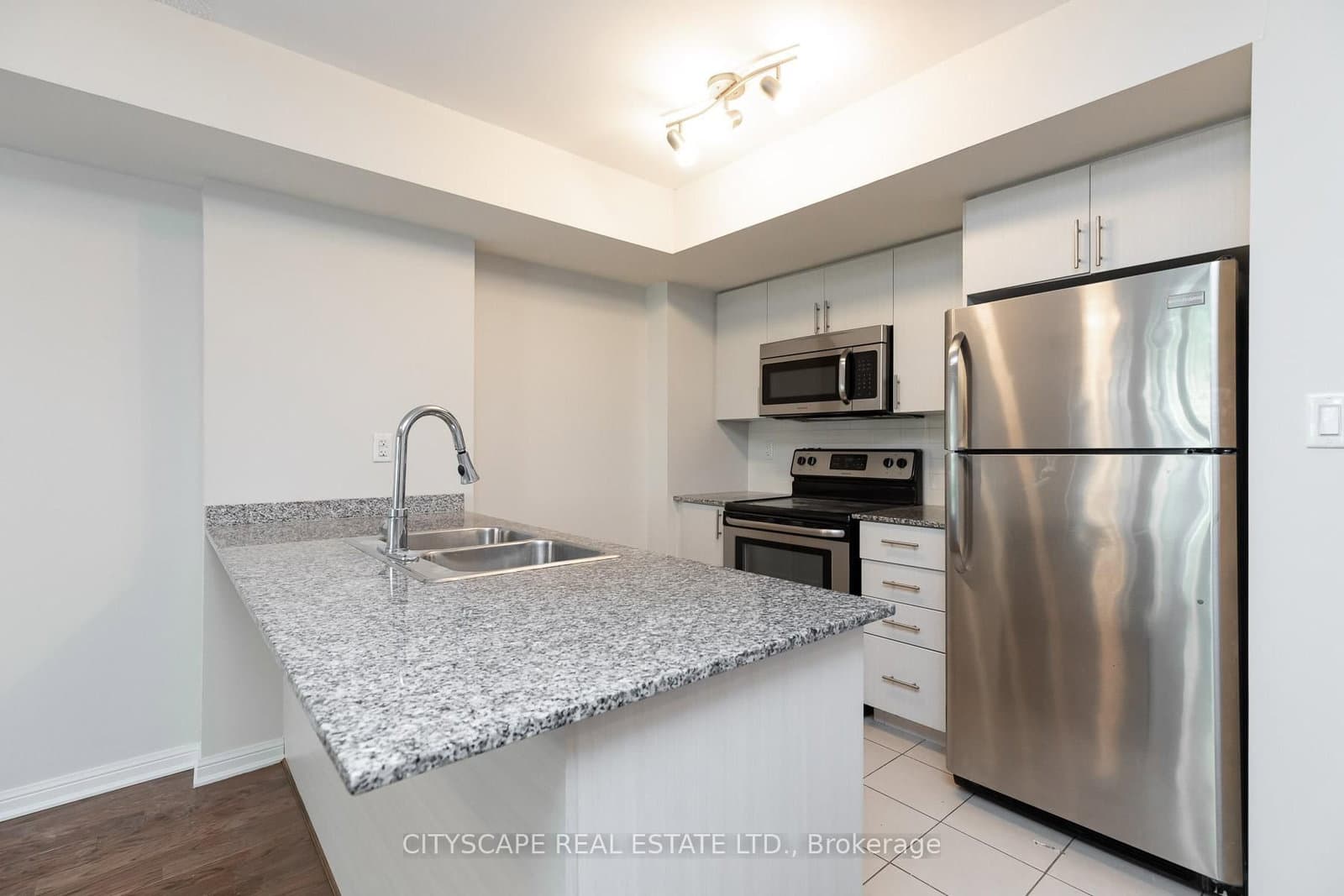 9 Foundry Avenue, Unit 115 thumbnail 5