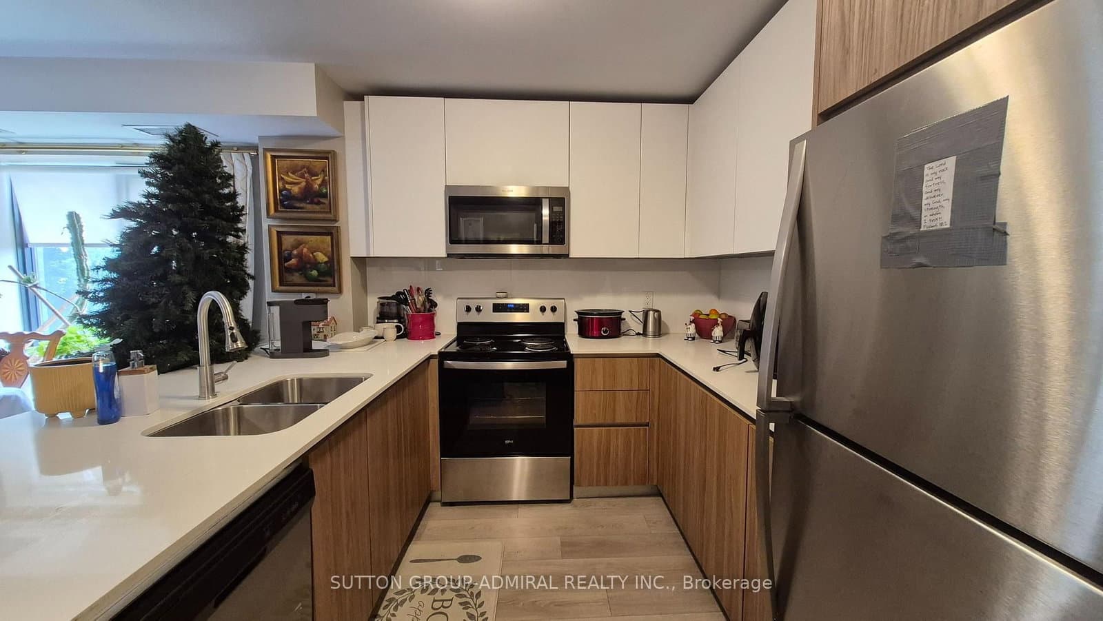 293 Viewmount Avenue, Unit 202 thumbnail 3