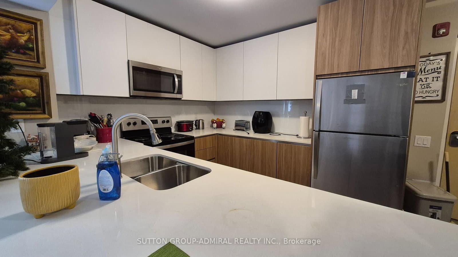 293 Viewmount Avenue, Unit 202 thumbnail 4