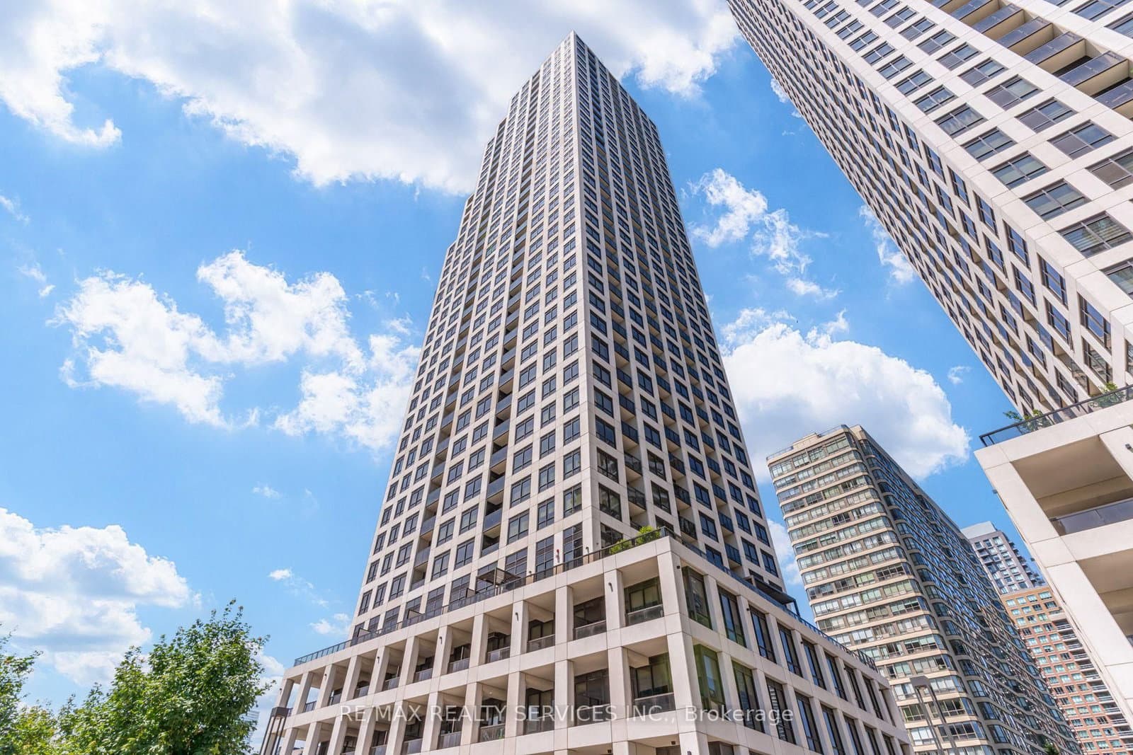 #2909 - 36 Elm Drive