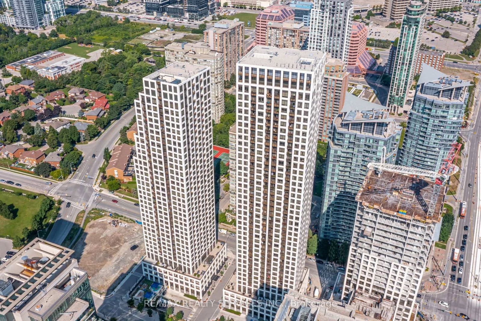 36 Elm Drive, Unit 2909 thumbnail 2