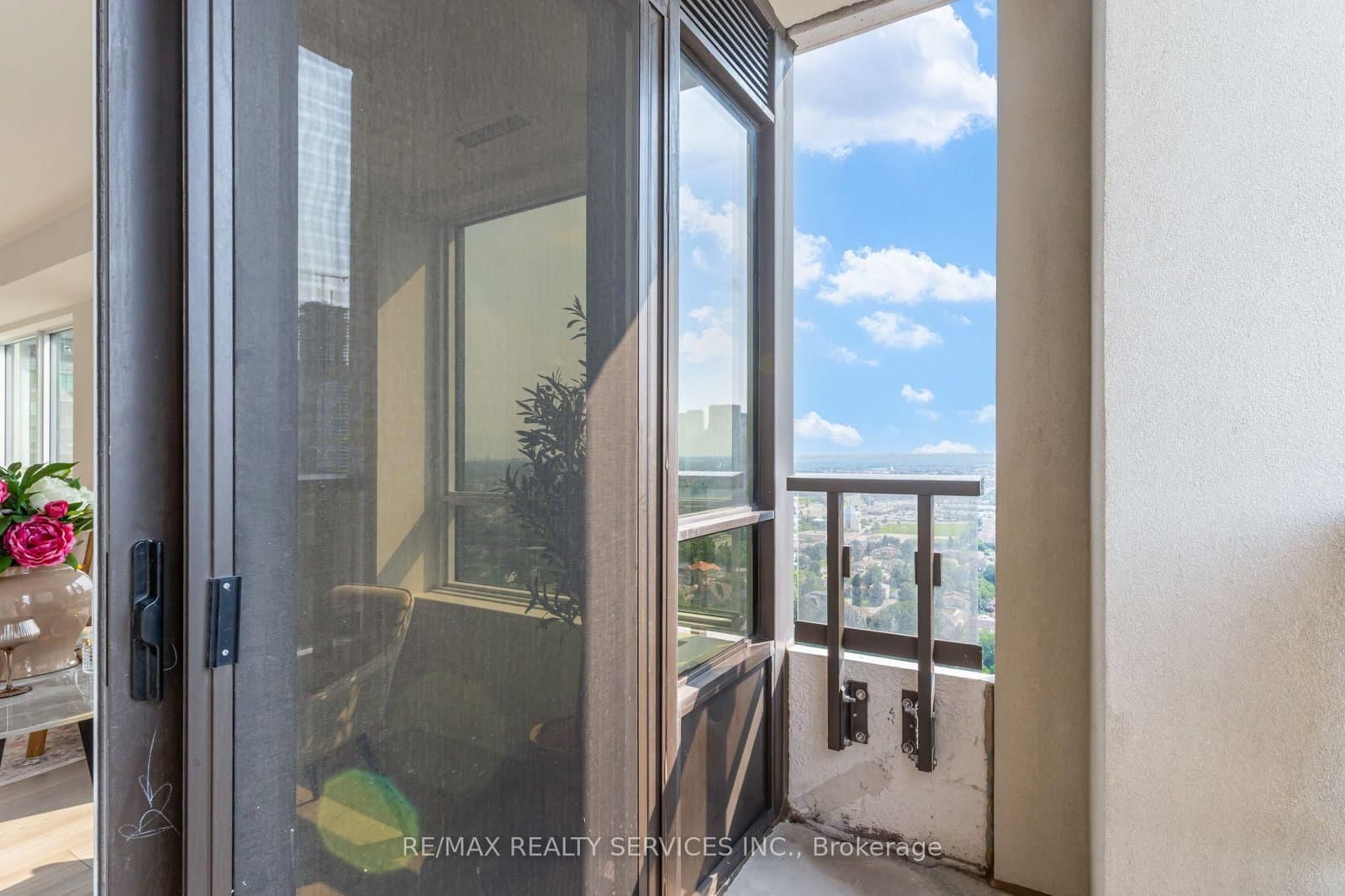 36 Elm Drive, Unit 2909 thumbnail 32