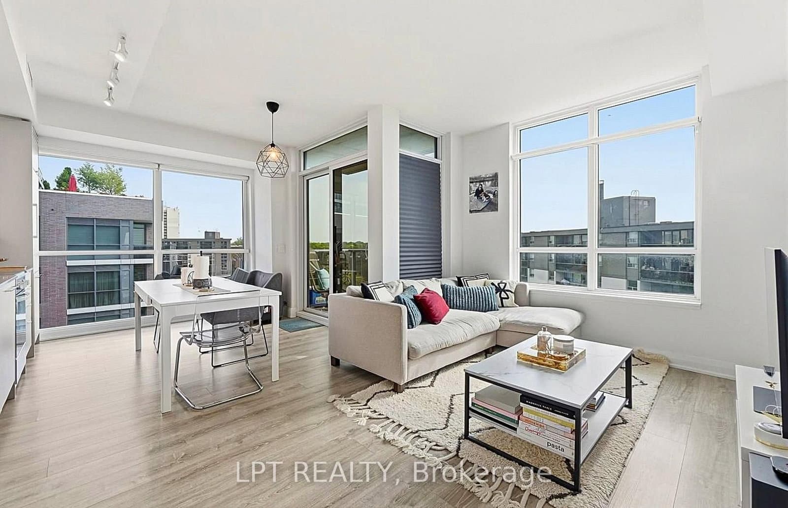 10 Gibbs Road, Unit 709 thumbnail 18