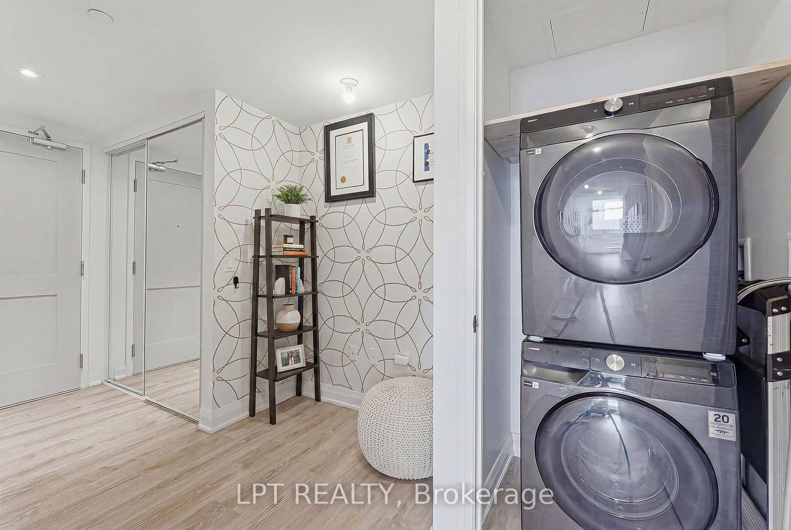 10 Gibbs Road, Unit 709 thumbnail 5