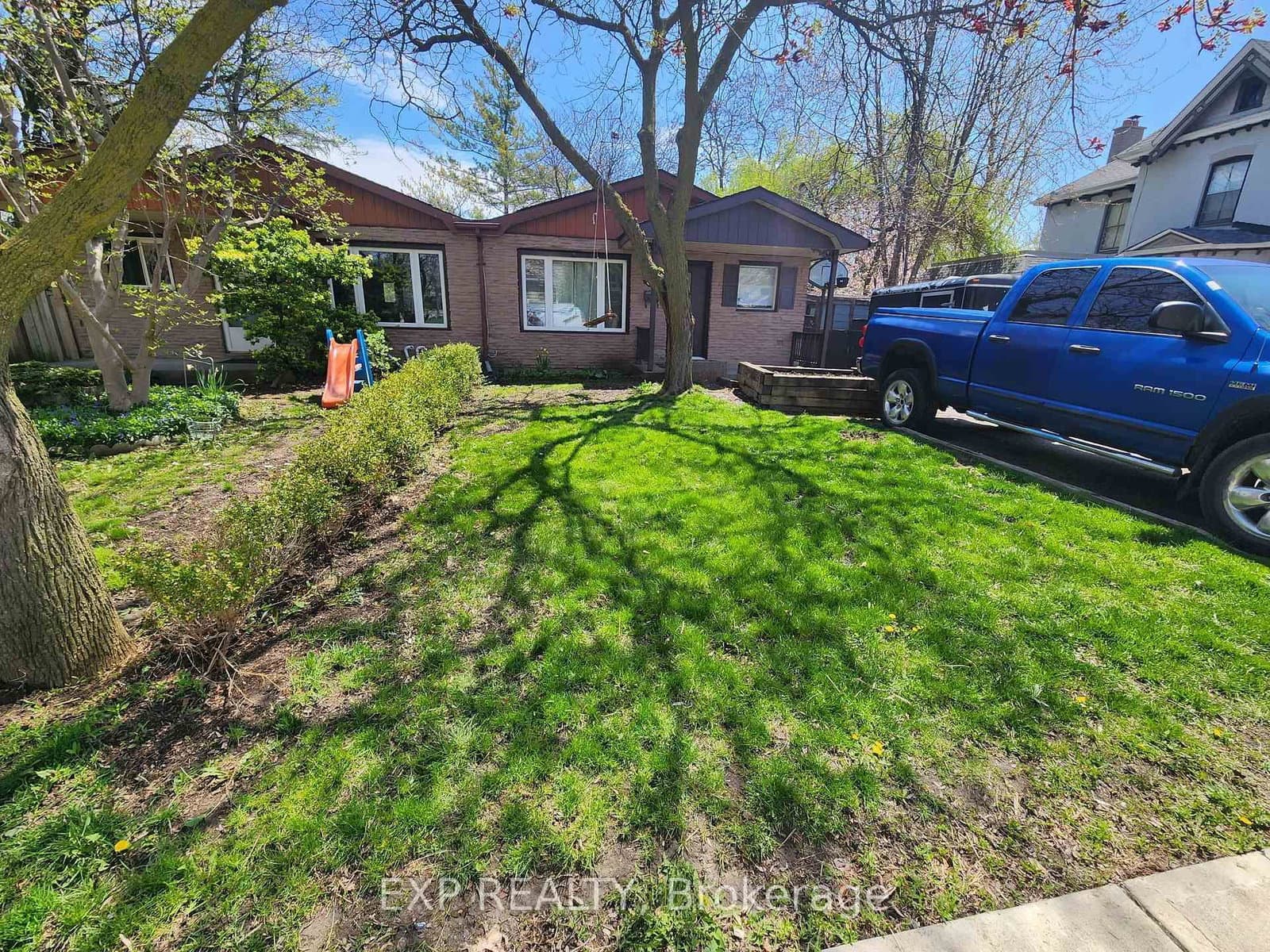 87 Wellington Street E, Unit Main Level - Image 1