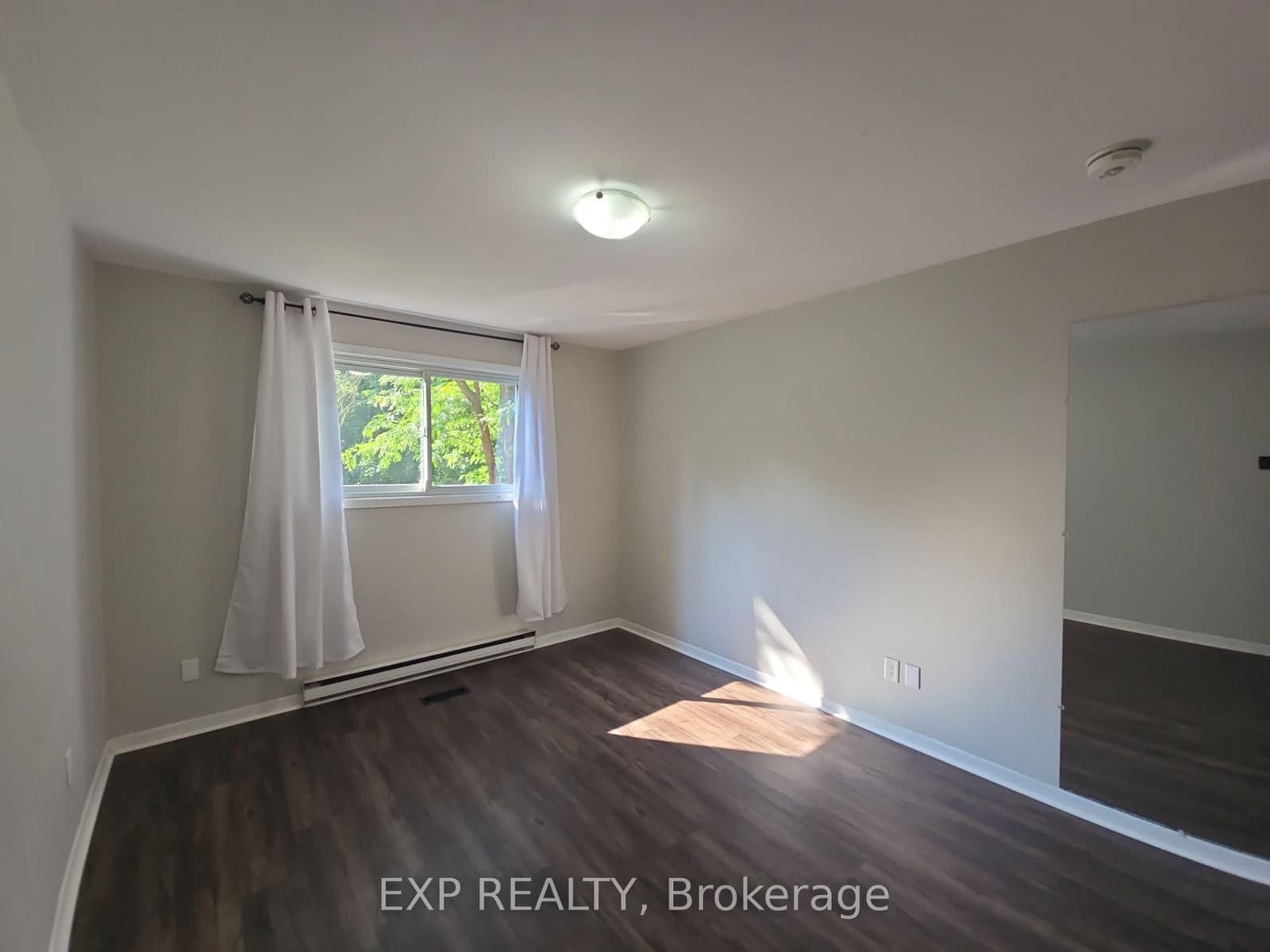 87 Wellington Street E, Unit Main Level thumbnail 16