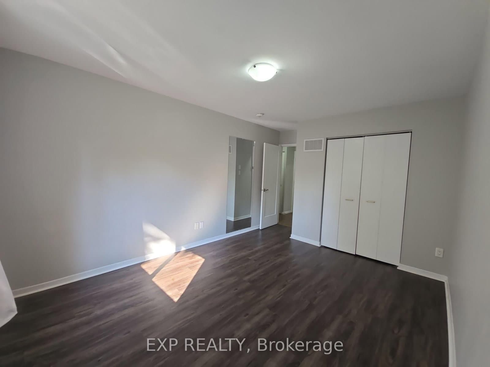 87 Wellington Street E, Unit Main Level thumbnail 17