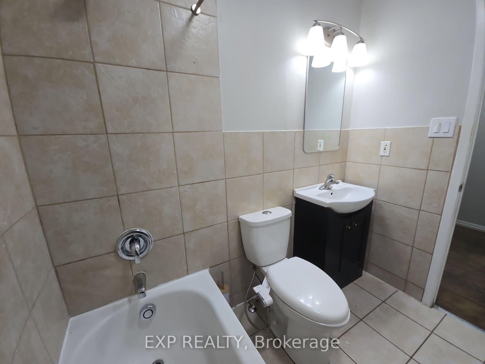 87 Wellington Street E, Unit Main Level thumbnail 31