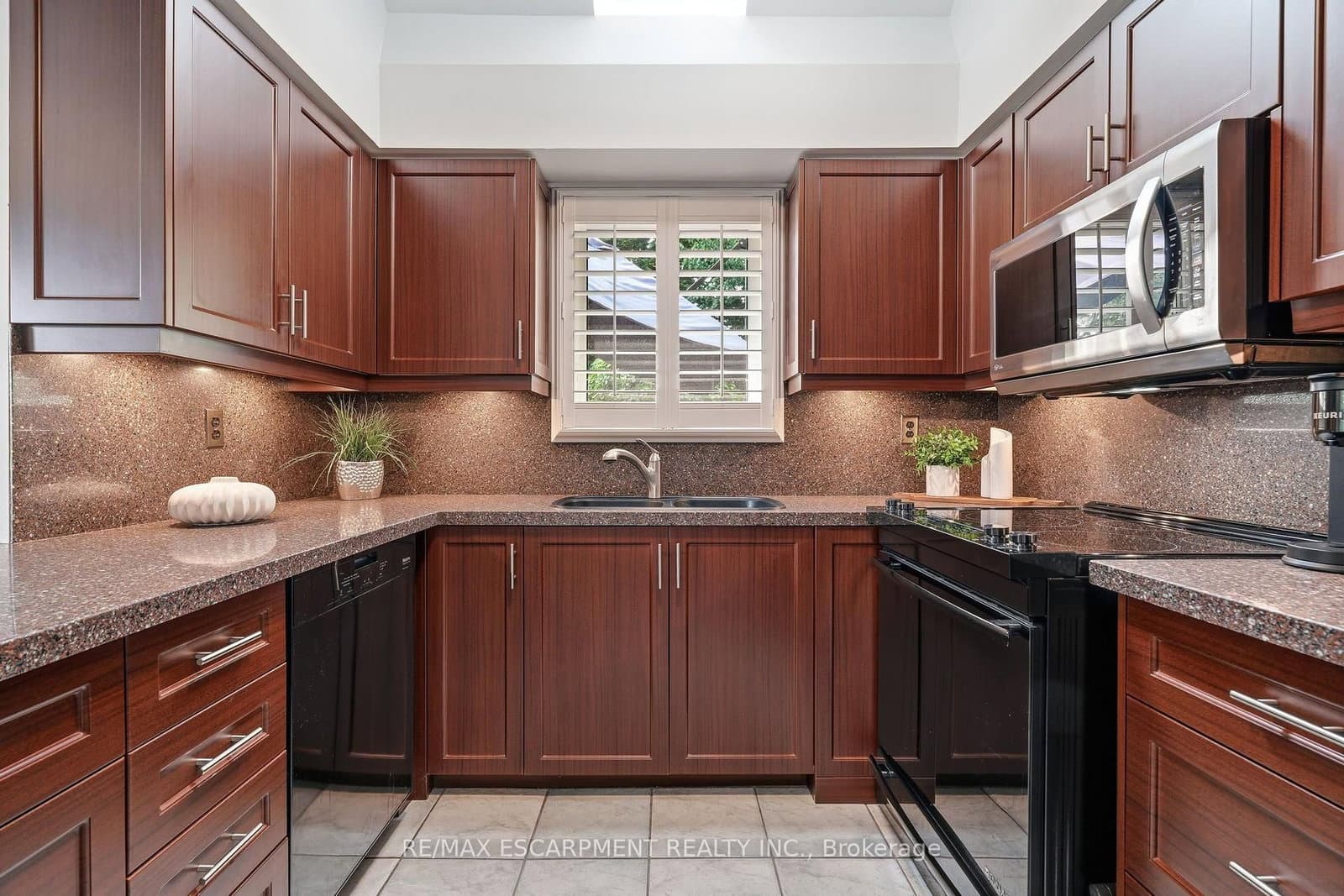 1154 Windrush Drive thumbnail 14
