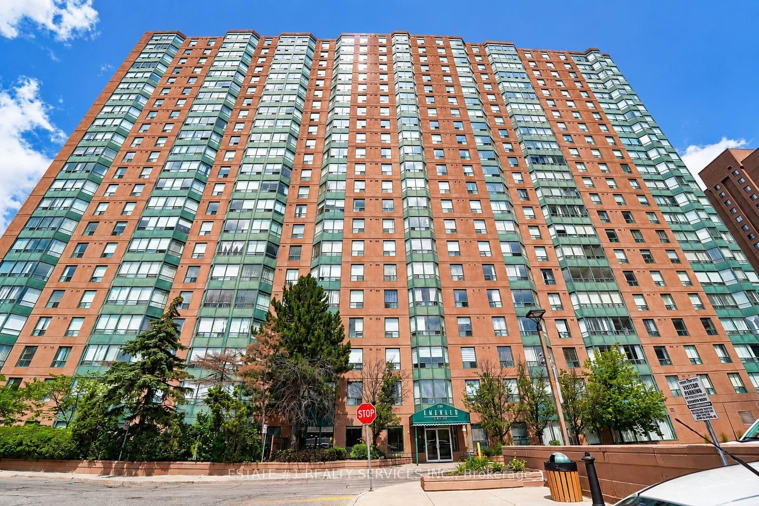 #904 - 135 Hillcrest Avenue