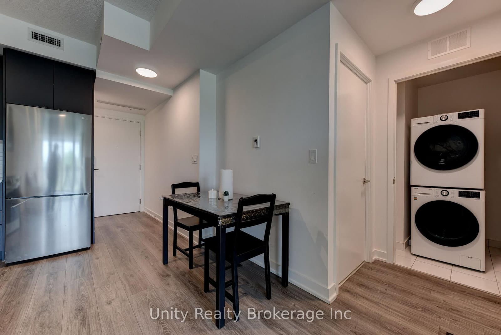225 Malta Avenue E, Unit 302 thumbnail 13