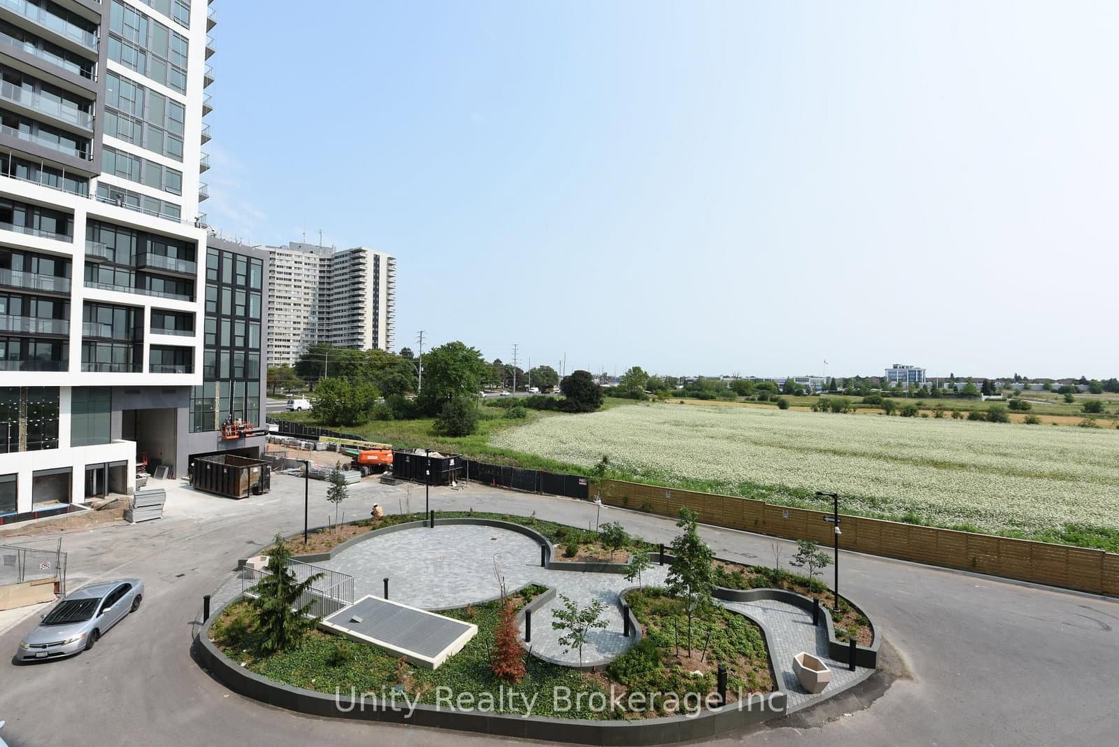 225 Malta Avenue E, Unit 302 thumbnail 2