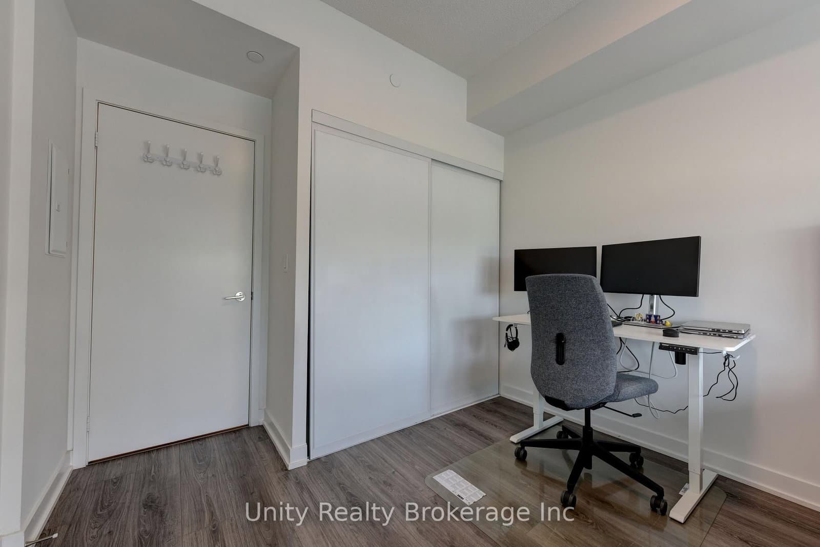 225 Malta Avenue E, Unit 302 thumbnail 22