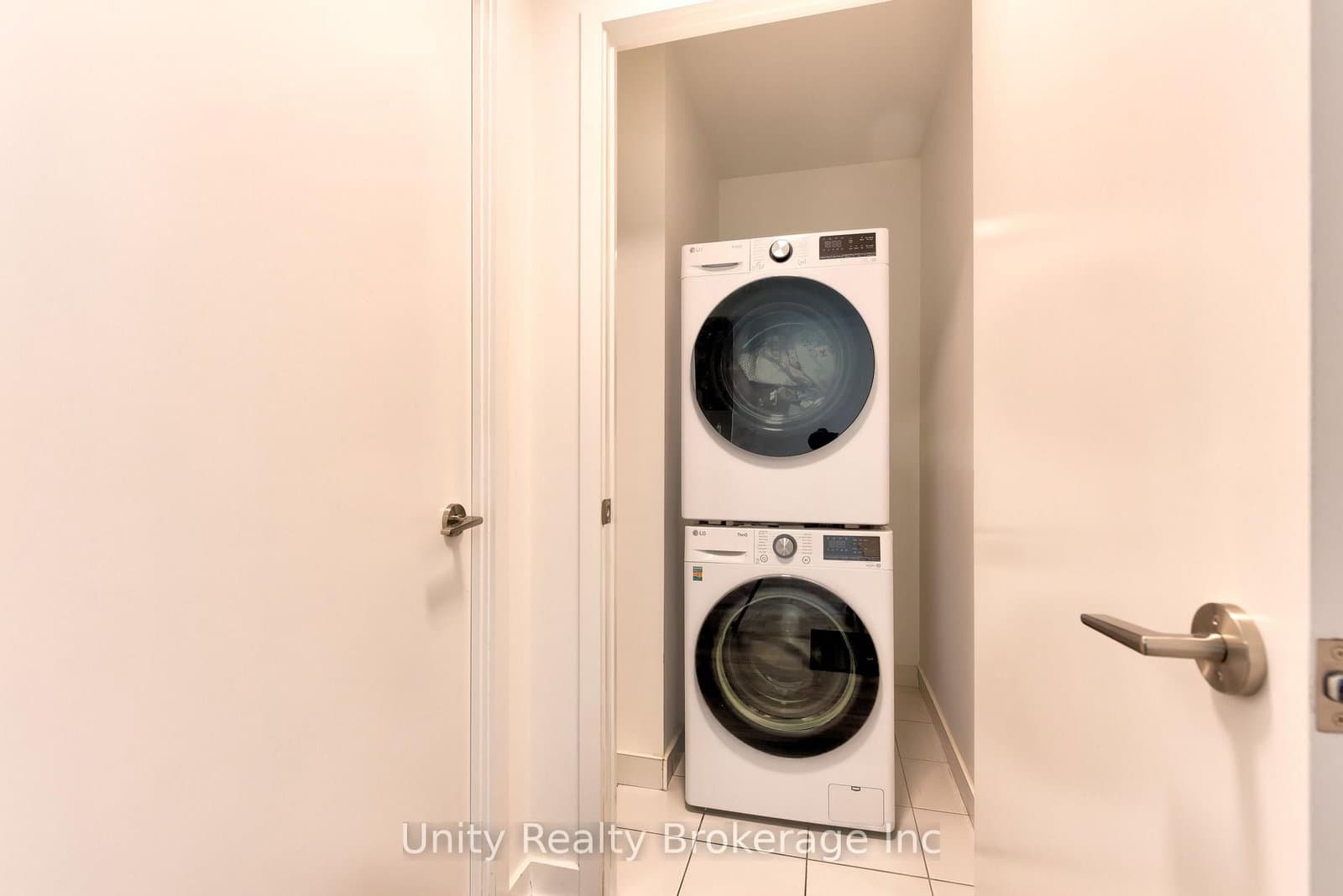 225 Malta Avenue E, Unit 302 thumbnail 26