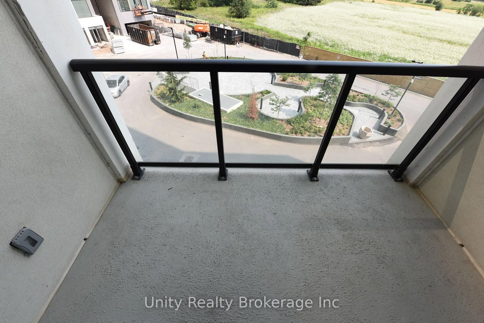225 Malta Avenue E, Unit 302 thumbnail 29