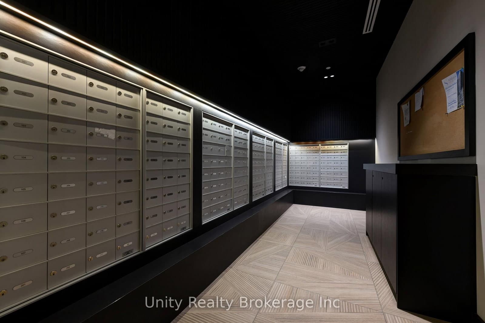 225 Malta Avenue E, Unit 302 thumbnail 32