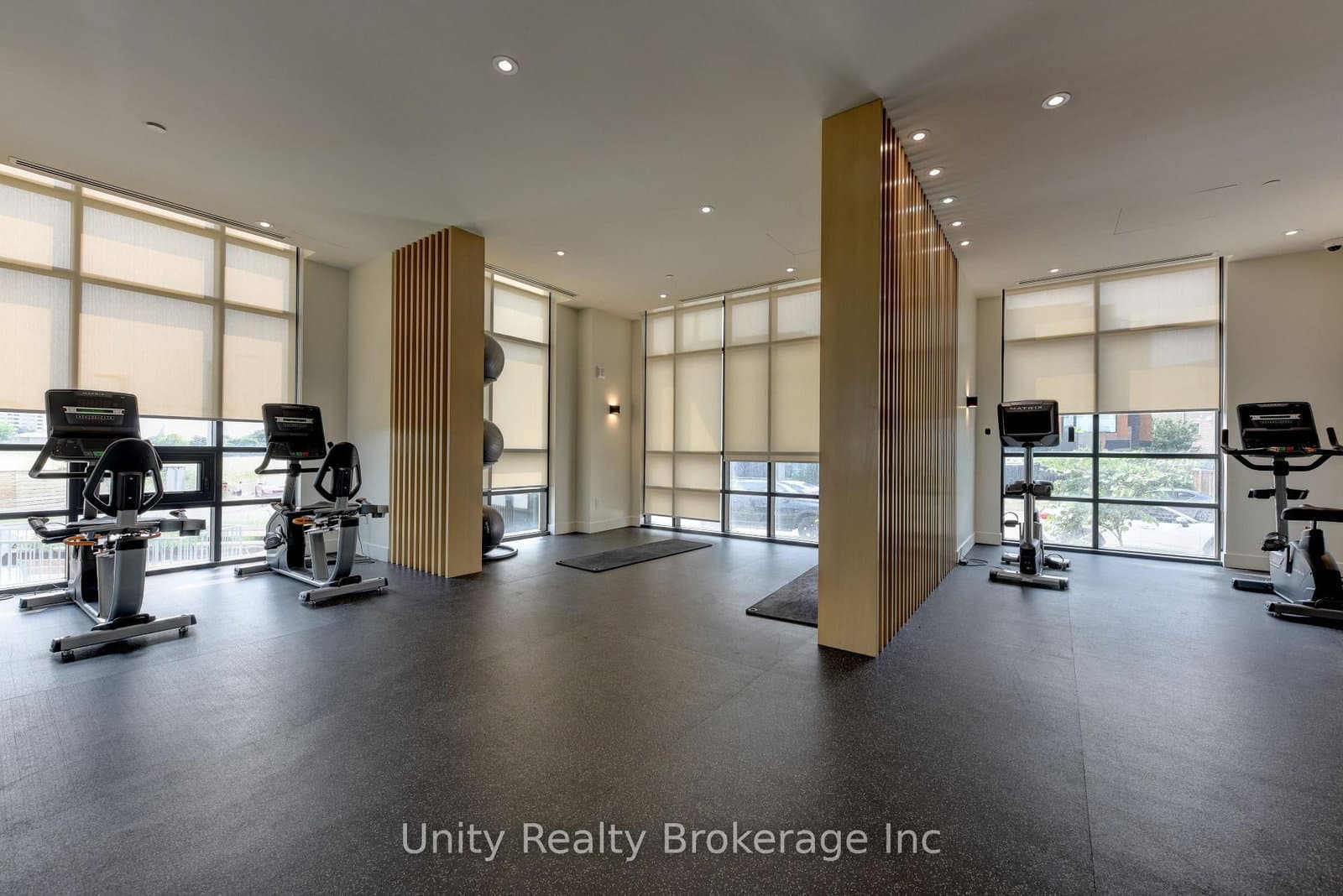 225 Malta Avenue E, Unit 302 thumbnail 33