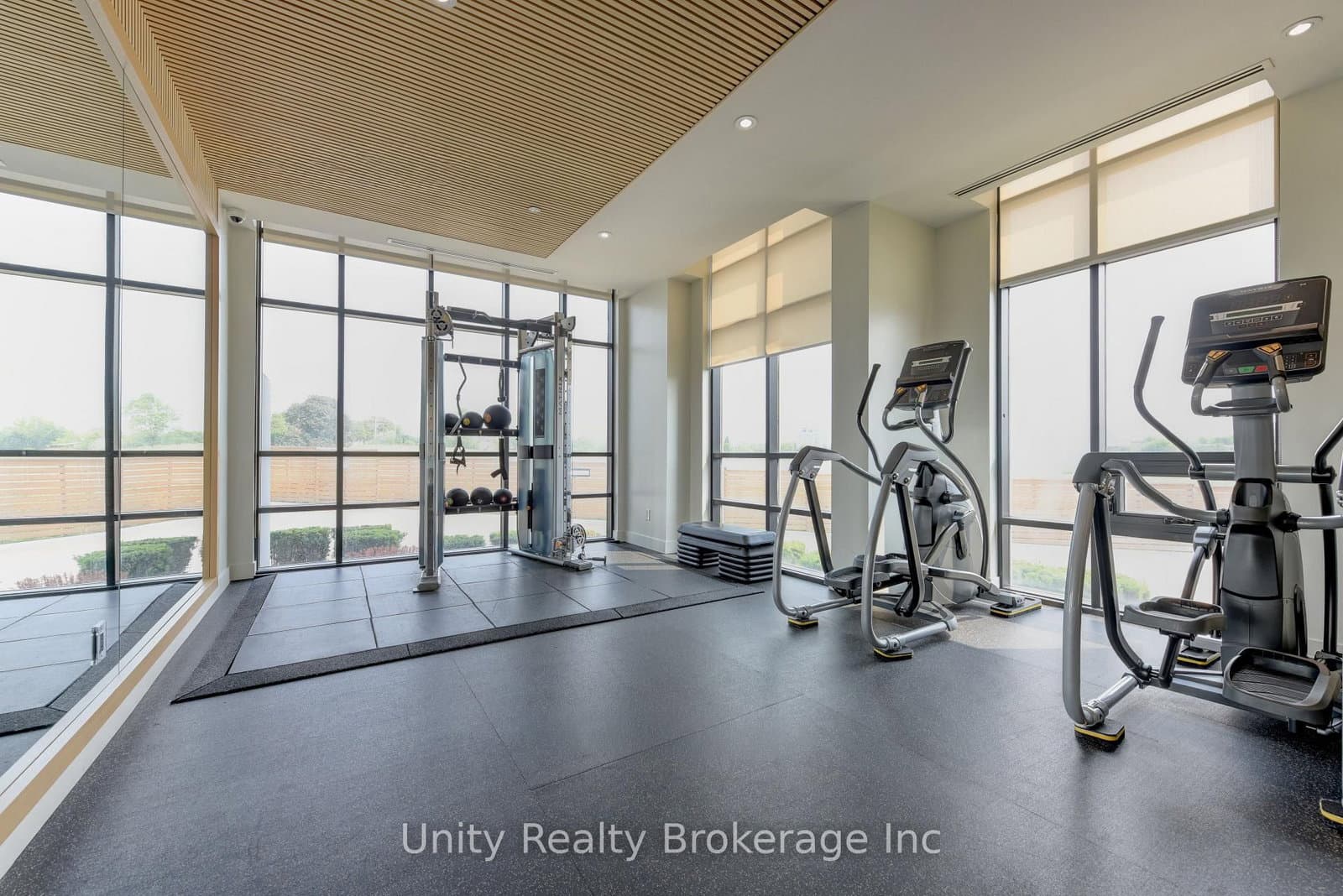225 Malta Avenue E, Unit 302 thumbnail 34